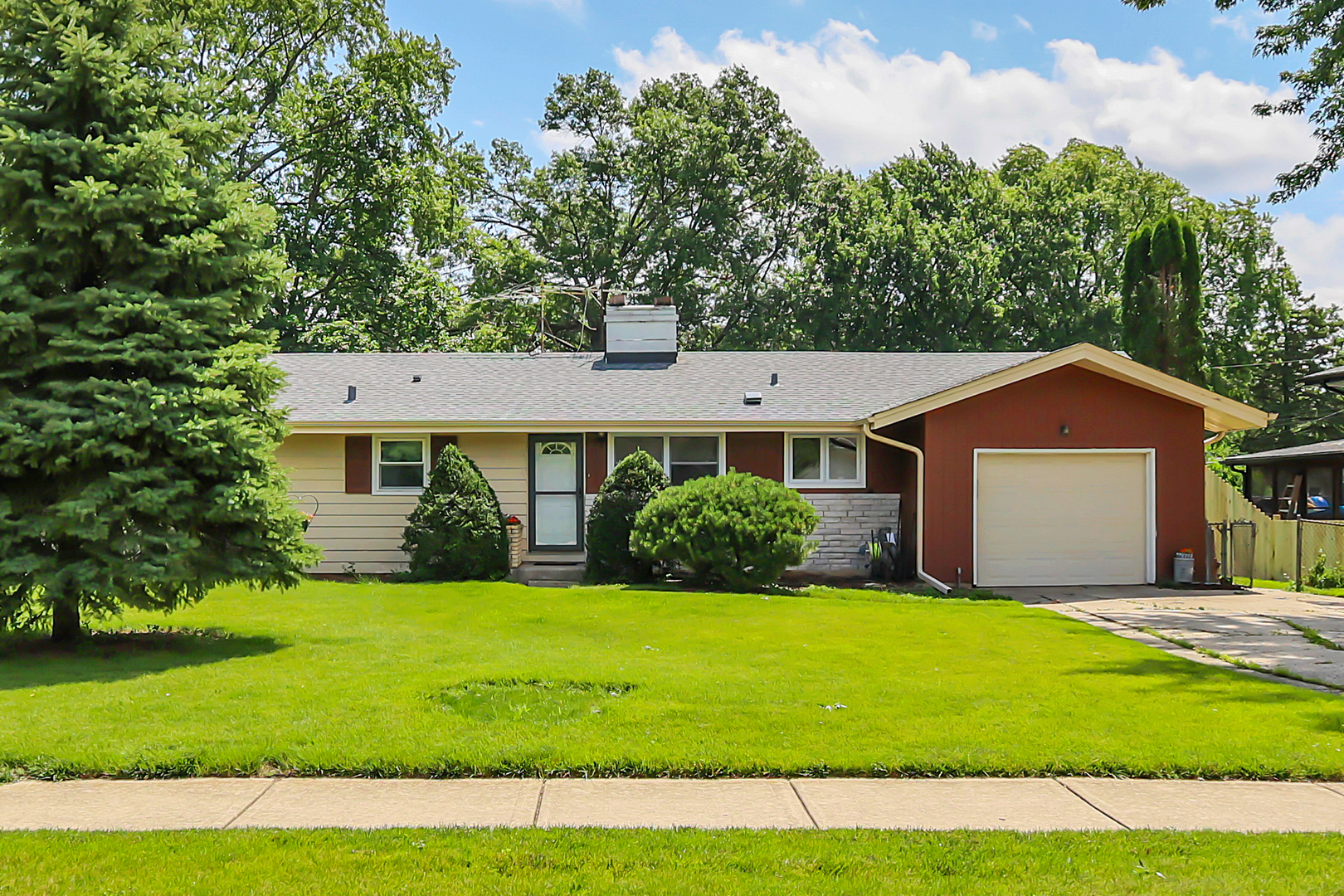 2nd image of 443 Glendale Rd, Roselle, IL 60172 | MLS# 12692251
