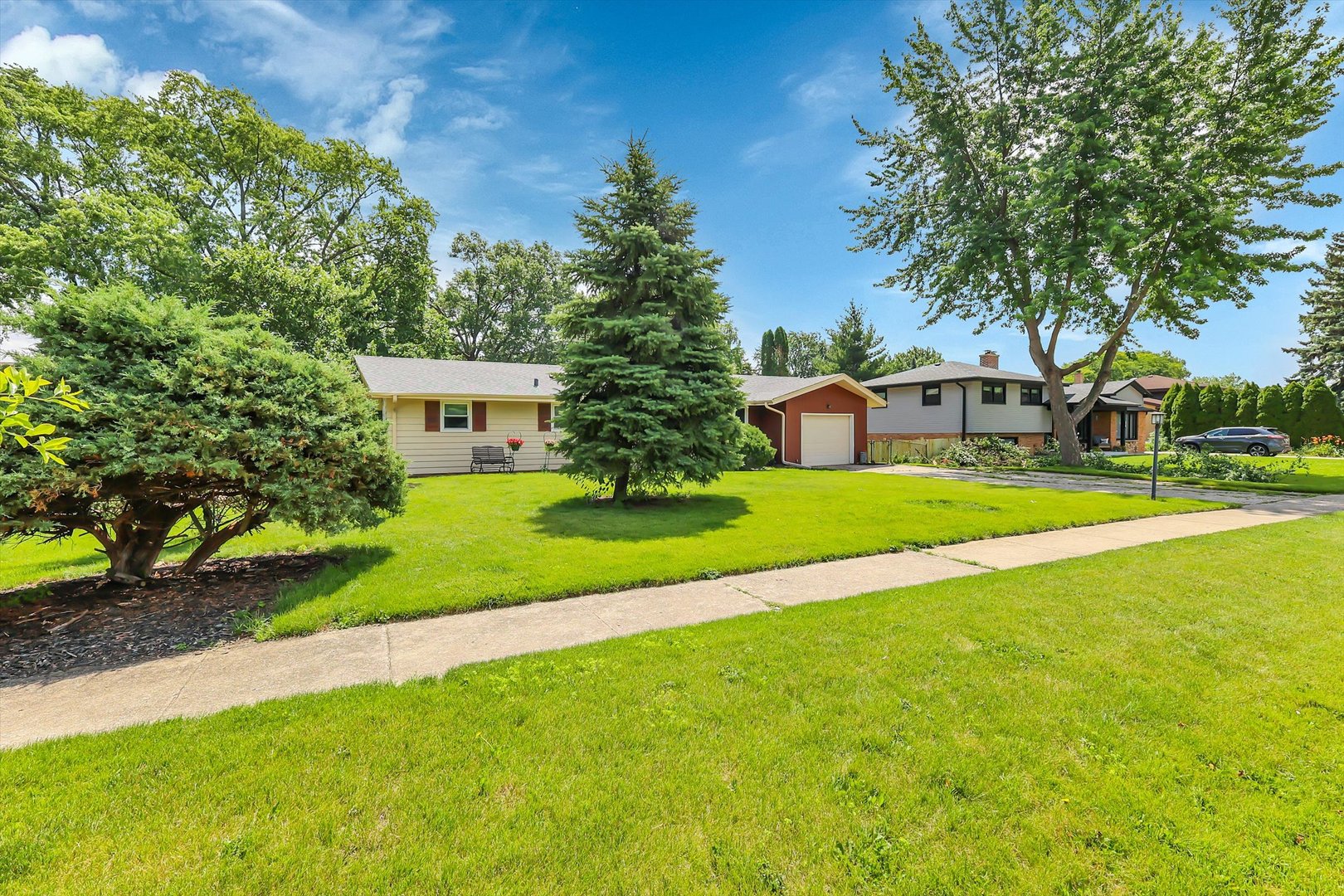 3rd image of 443 Glendale Rd, Roselle, IL 60172 | MLS# 12692251