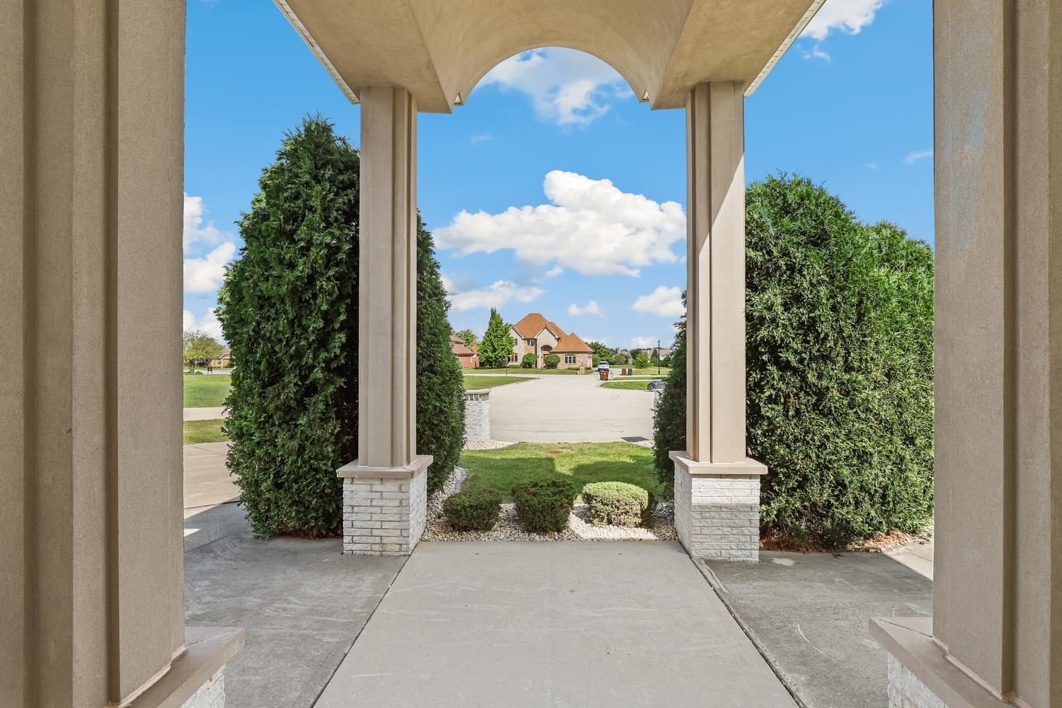 3rd image of 5 Delphi Ct, Tinley Park, IL 60477 | MLS# 12692392