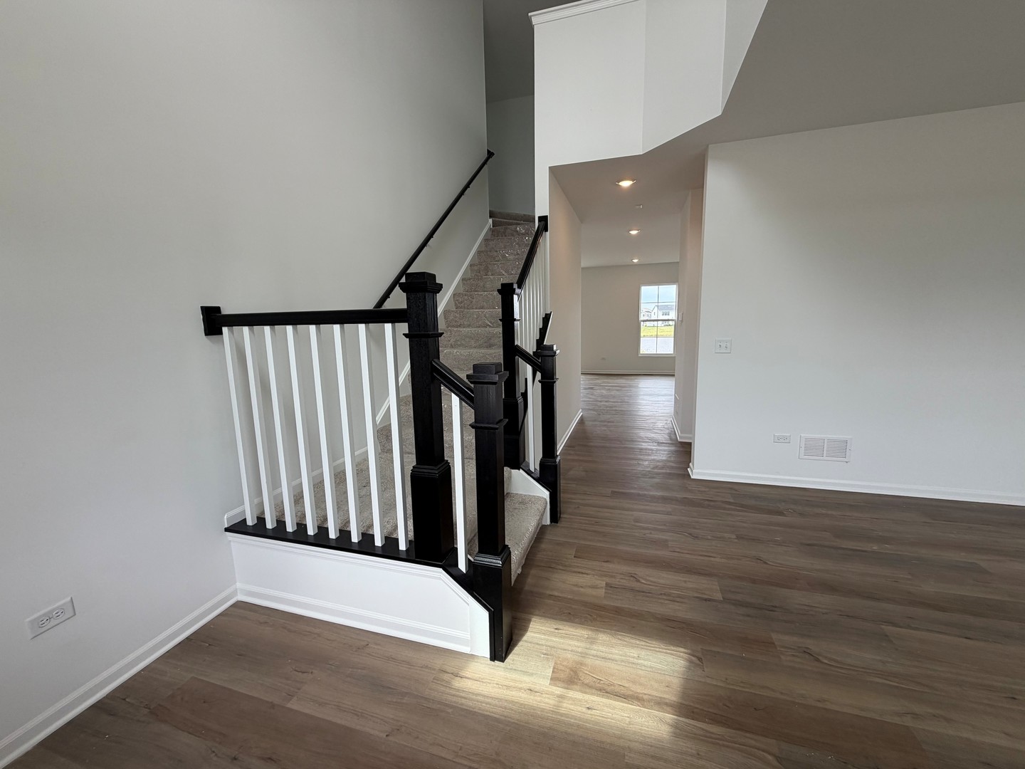 3rd image of 737 Fairfield Dr, Oswego, IL 60543 | MLS# 12692403