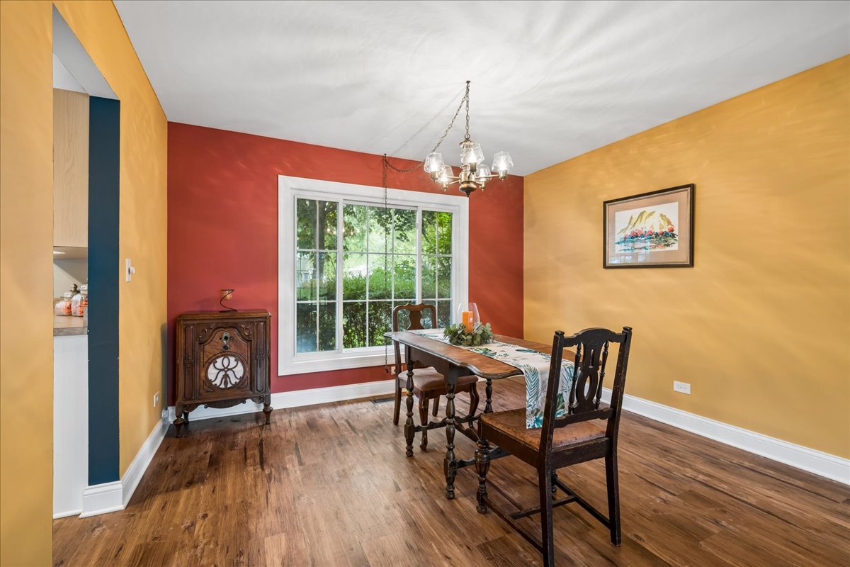 5th image of 705 Northview Ln, Hoffman Estates, IL 60169 | MLS# 12692568