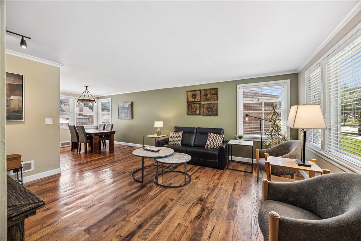 3rd image of 1871 Hawthorne Ave, Westchester, IL 60154 | MLS# 12692651