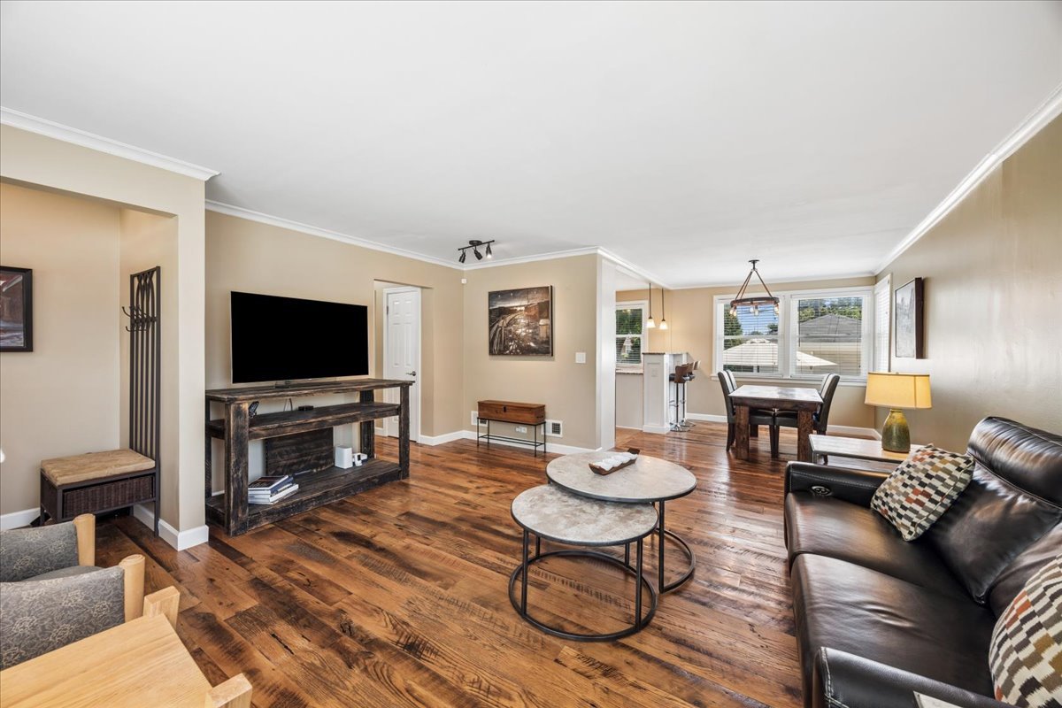 5th image of 1871 Hawthorne Ave, Westchester, IL 60154 | MLS# 12692651