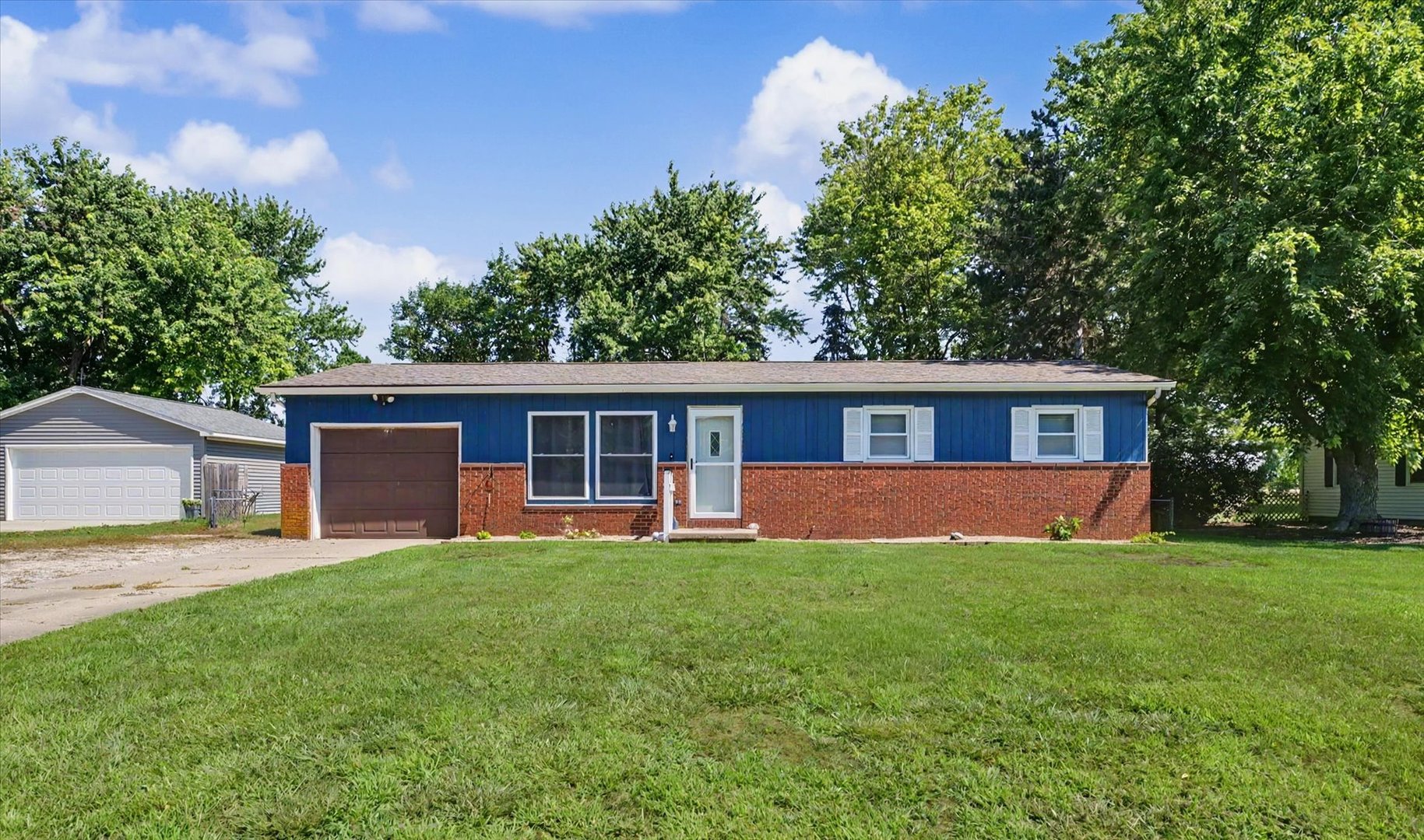 Homes for sale in St. Joseph, IL | 406 Northgate Dr, St. Joseph, IL 61873 | MLS# 12692928
