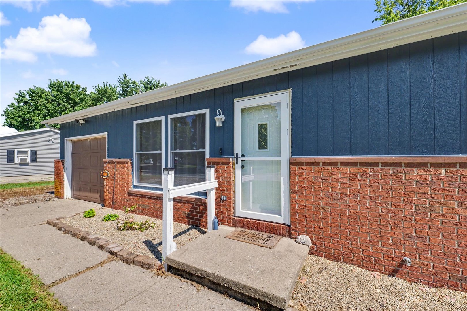 Homes for sale in St. Joseph, IL | 406 Northgate Dr, St. Joseph, IL 61873 | MLS# 12692928
