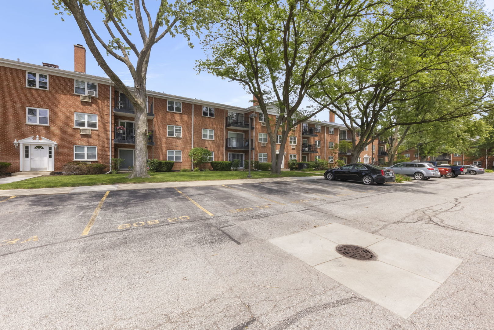Homes for sale in Arlington Heights, IL | 809 E Miner St #1B, Arlington Heights, IL 60004 | MLS# 12693080