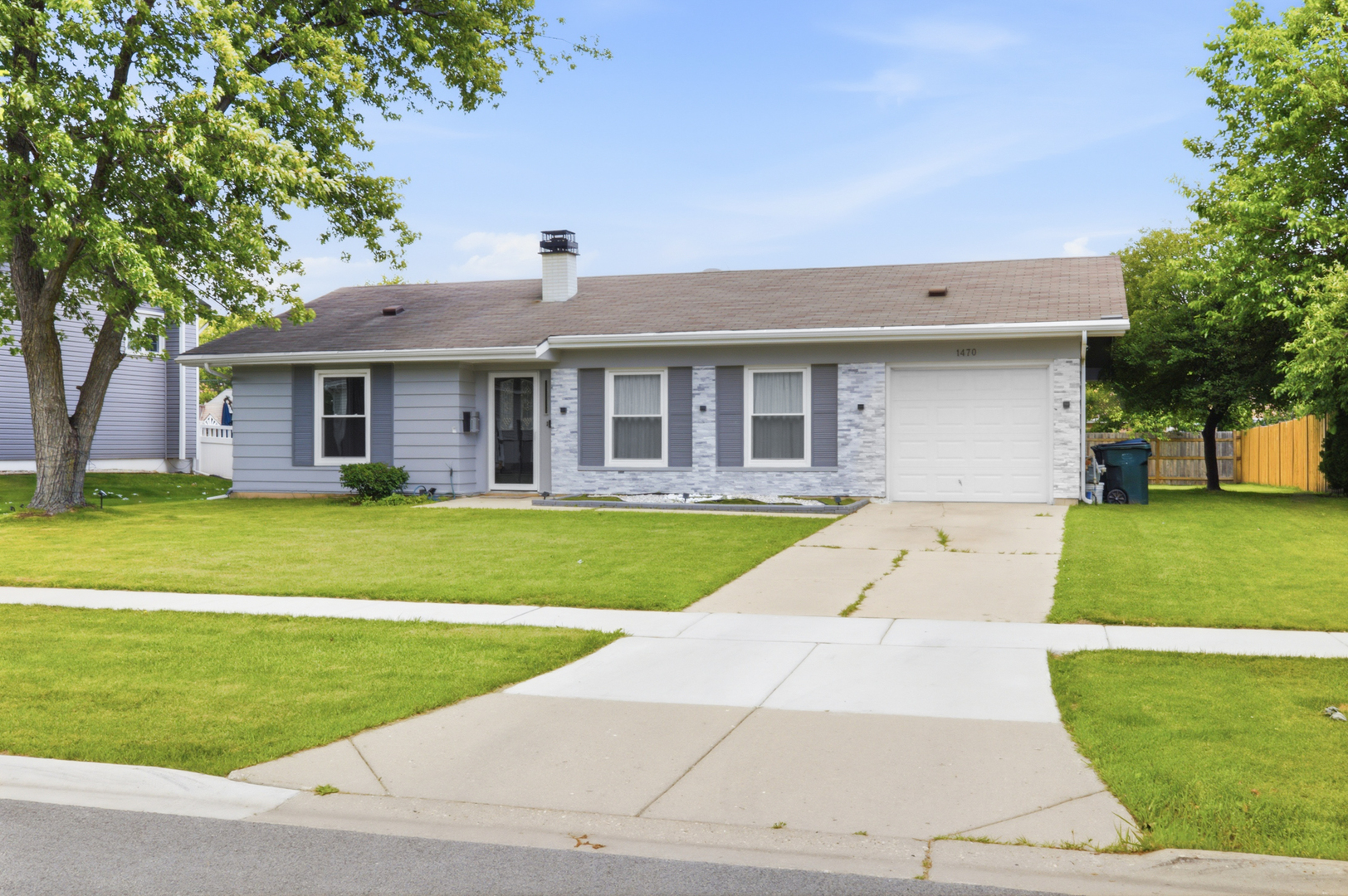 1st image of 1470 Devonshire Ln, Hoffman Estates, IL 60169 | MLS# 12693217