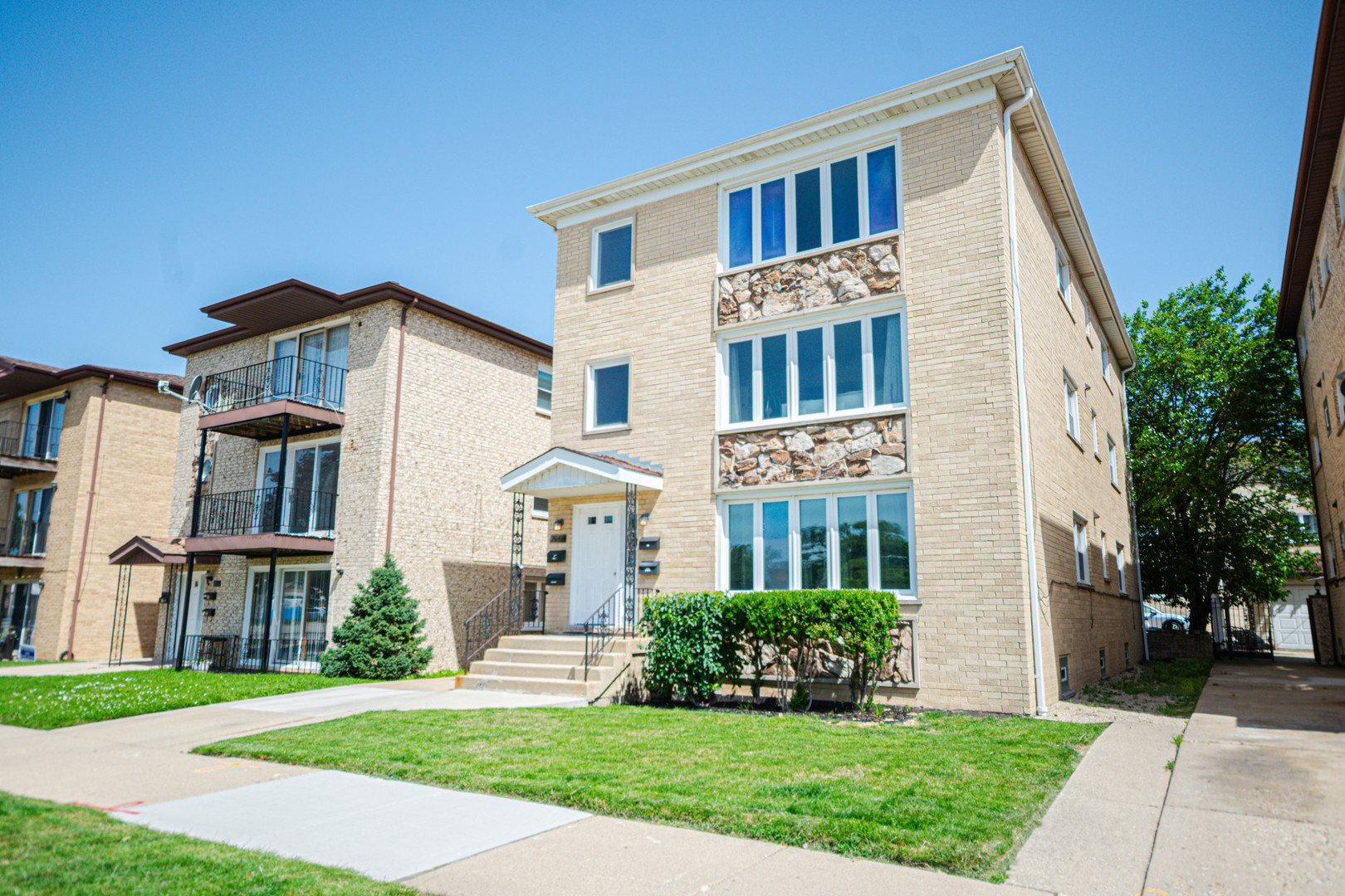 Homes for sale in Chicago, IL | 7942 W Addison St #1, Chicago, IL 60634 | MLS# 12693347