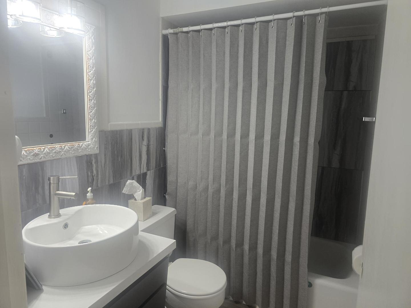 2nd image of 10425 S Hale Ave, Chicago, IL 60643