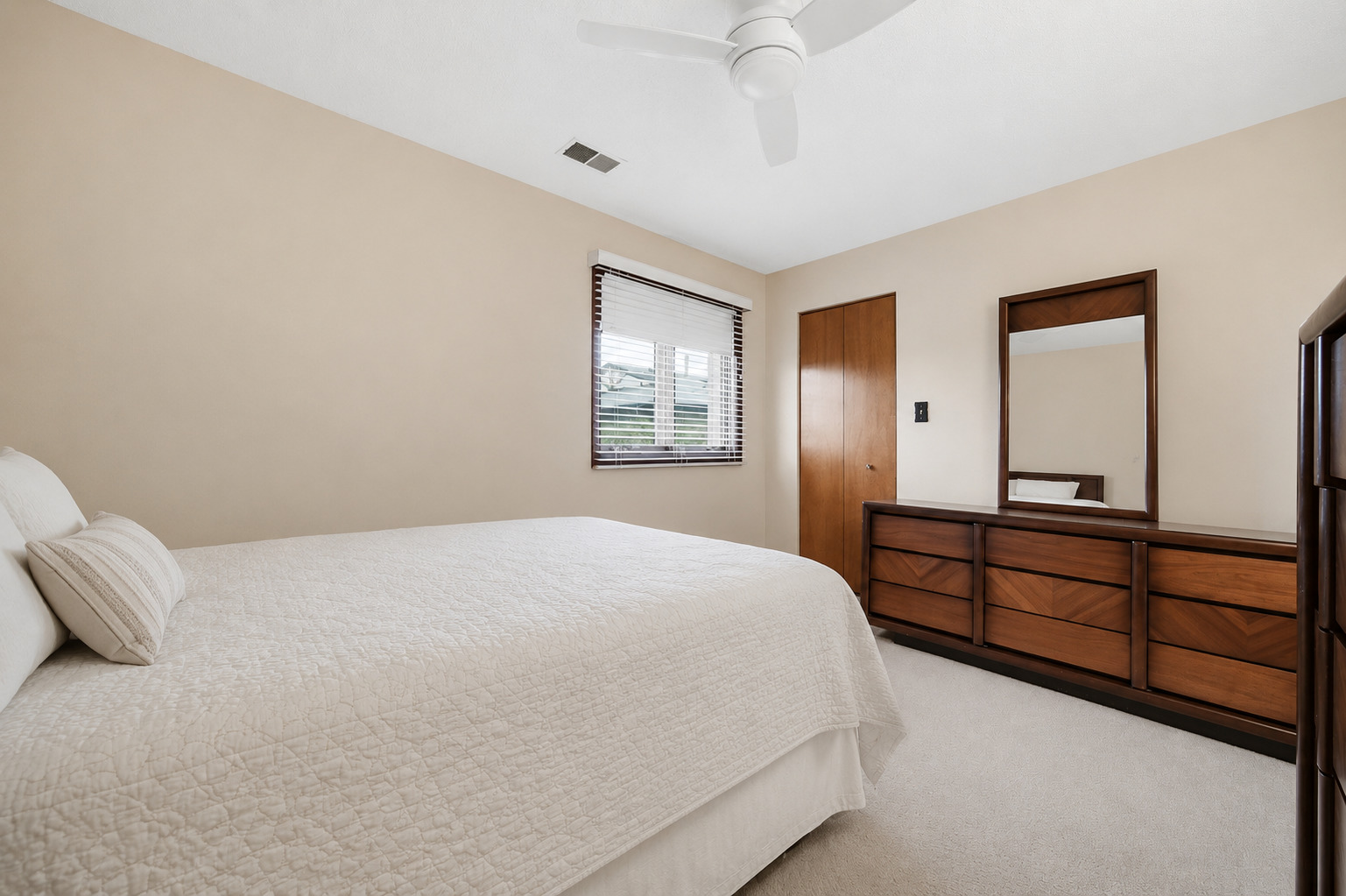 Homes for sale in Palos Hills, IL | 10521 S Roberts Rd #3A, Palos Hills, IL 60465 | MLS# 12693556