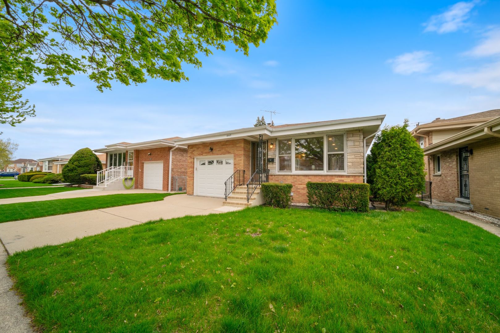 2nd image of 4945 N Neva Ave, Chicago, IL 60656 | MLS# 12693704