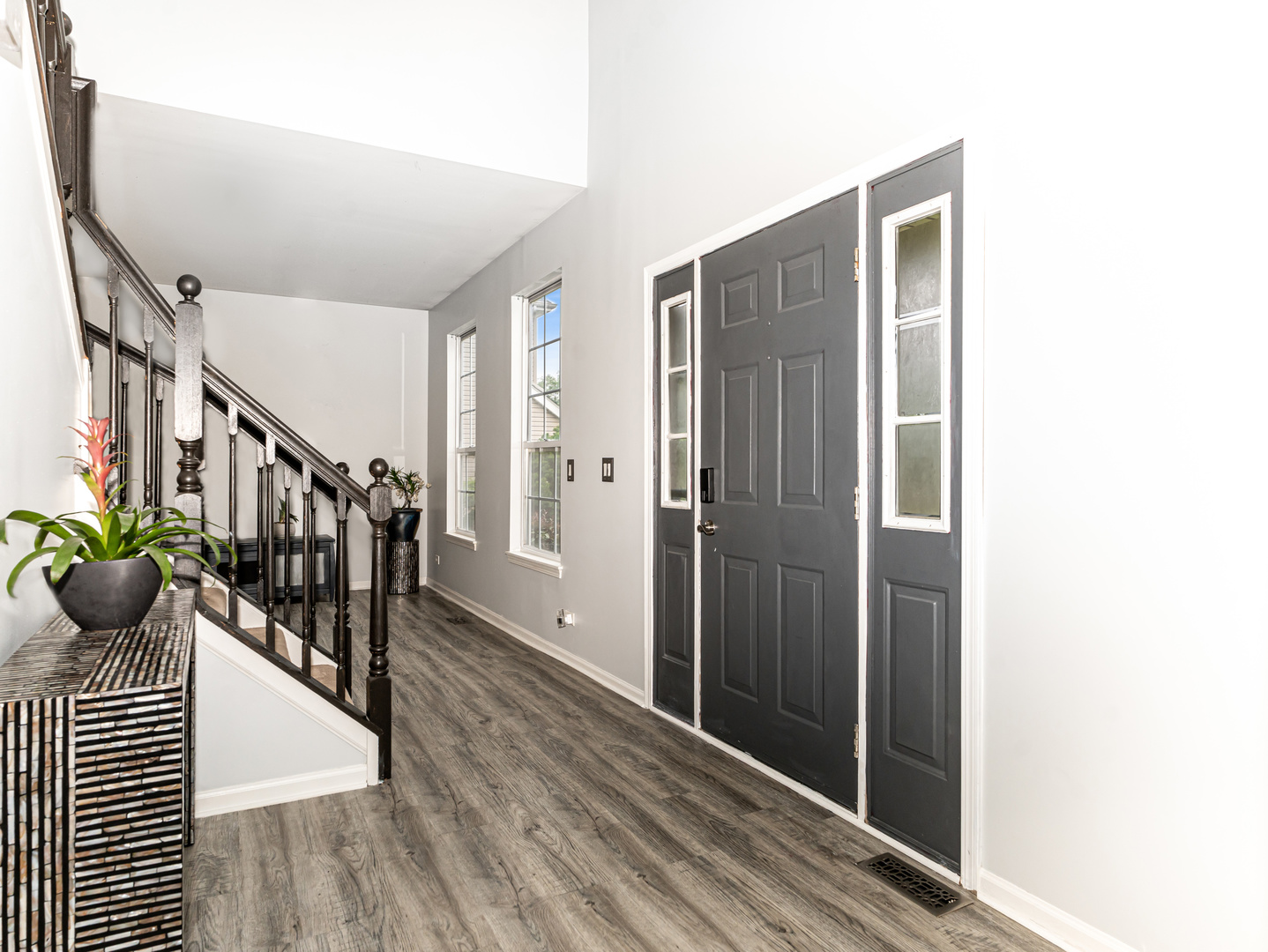 2nd image of 6006 Breezeland Ct, Carpentersville, IL 60110 | MLS# 12693823