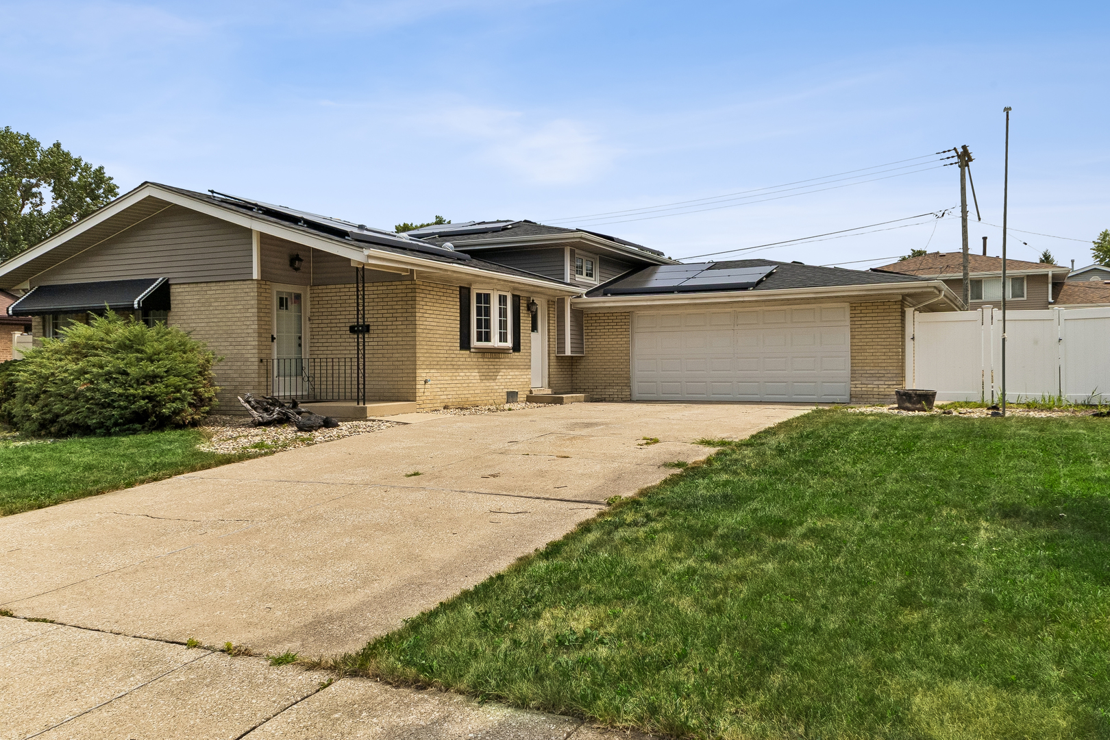 1st image of 16457 Laura Ln, Oak Forest, IL 60452 | MLS# 12694004