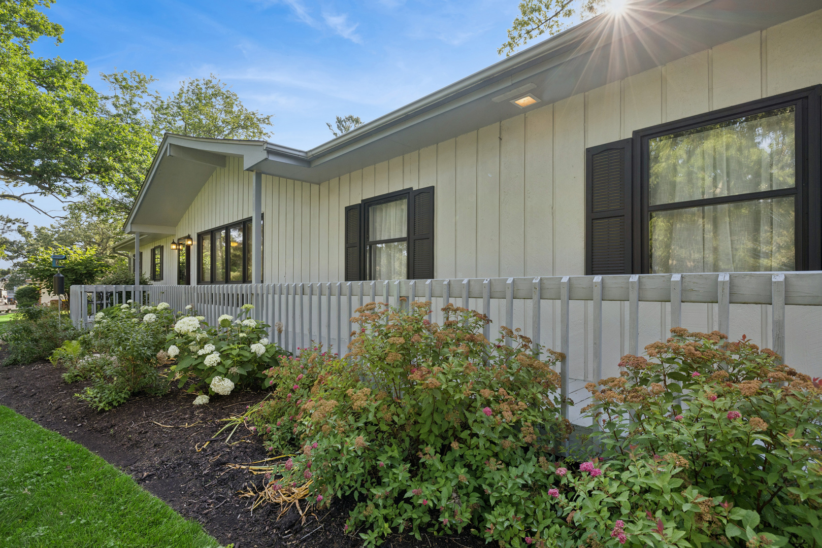 Homes for sale in Crystal Lake, IL | 2824 Red Barn Rd, Crystal Lake, IL 60012 | MLS# 12694138