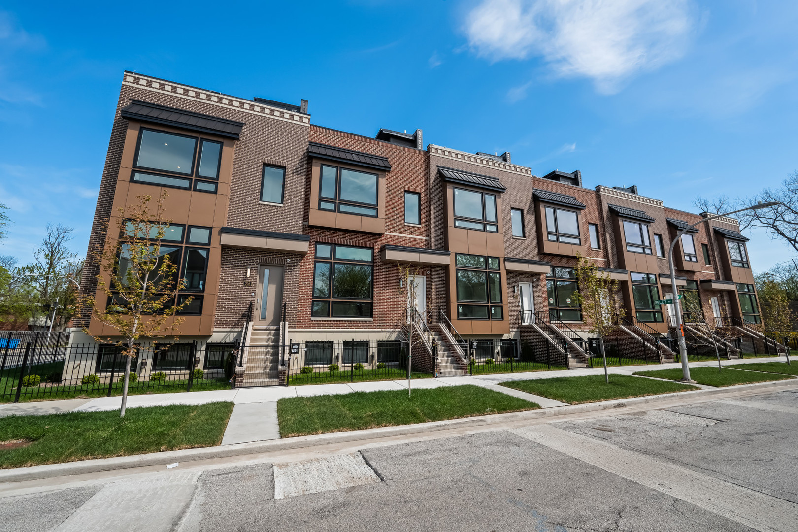58th image of 708 E 41 St, Chicago, IL 60653 | MLS# 12694144