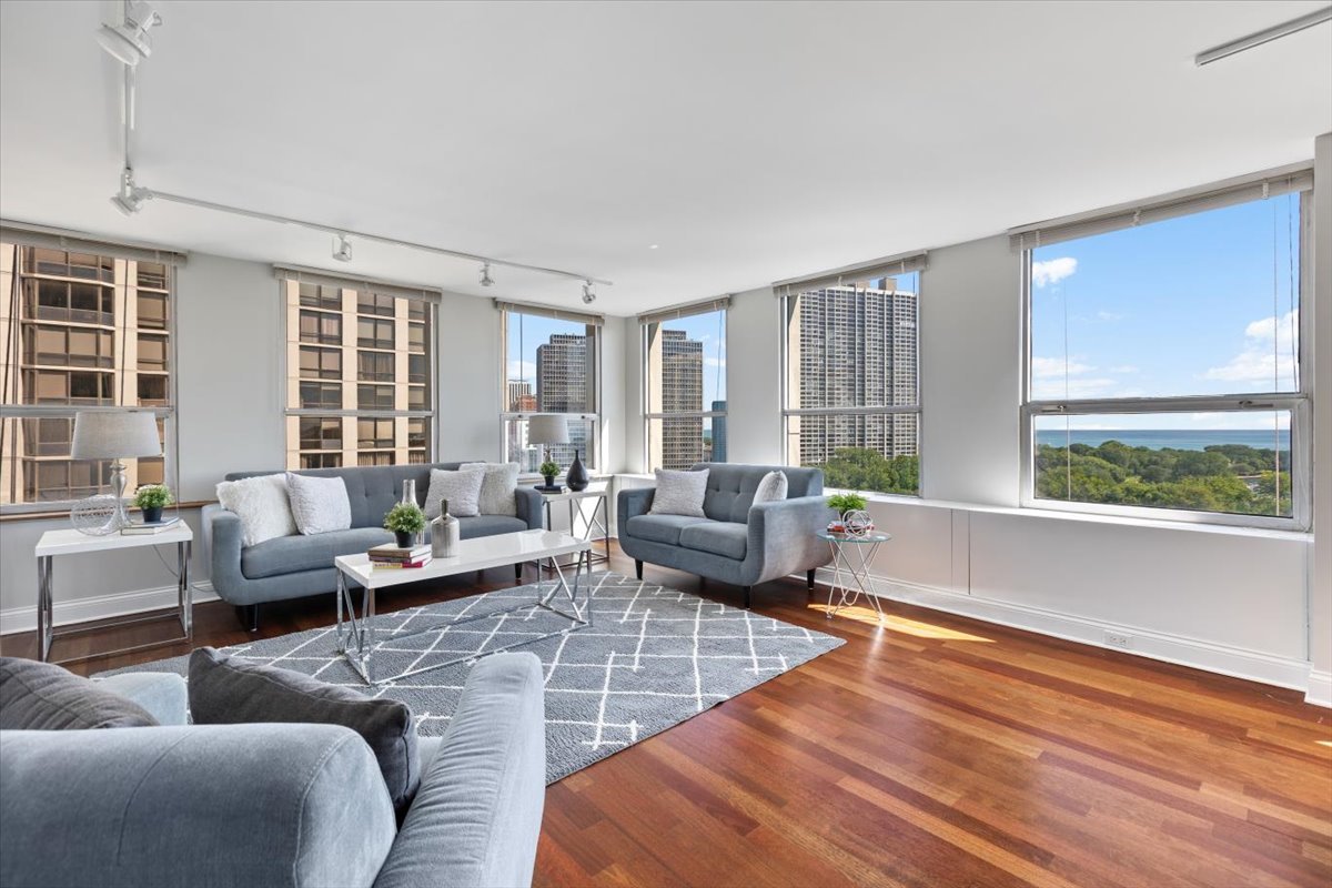 3rd image of 2626 N Lakeview Ave, Chicago, IL 60614