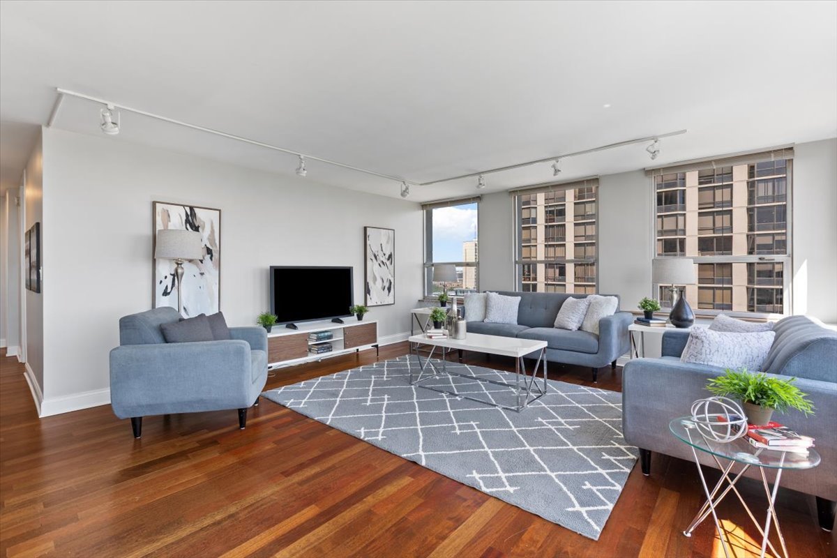 5th image of 2626 N Lakeview Ave, Chicago, IL 60614