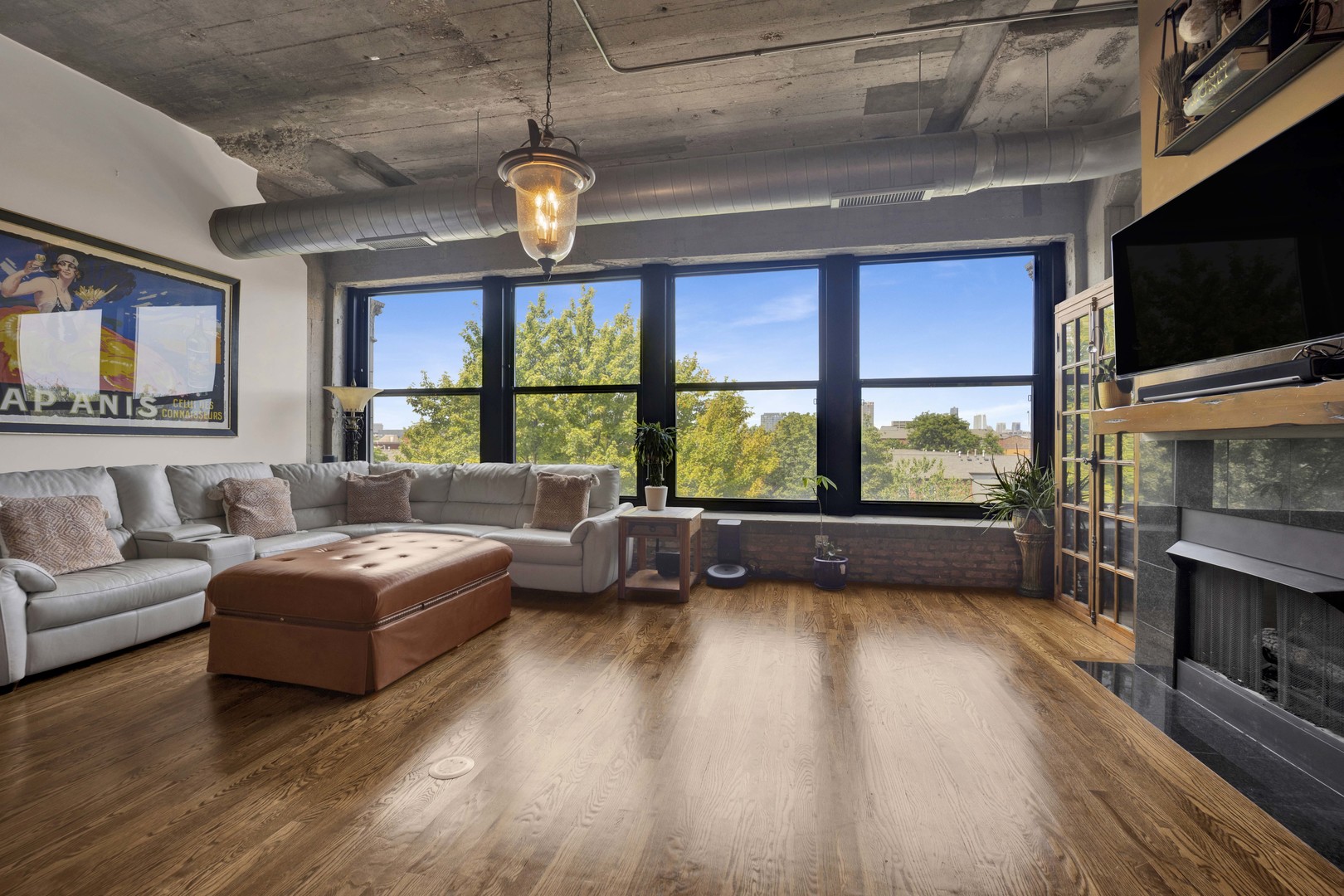 3rd image of 1033 W 14Th Pl, Chicago, IL 60608