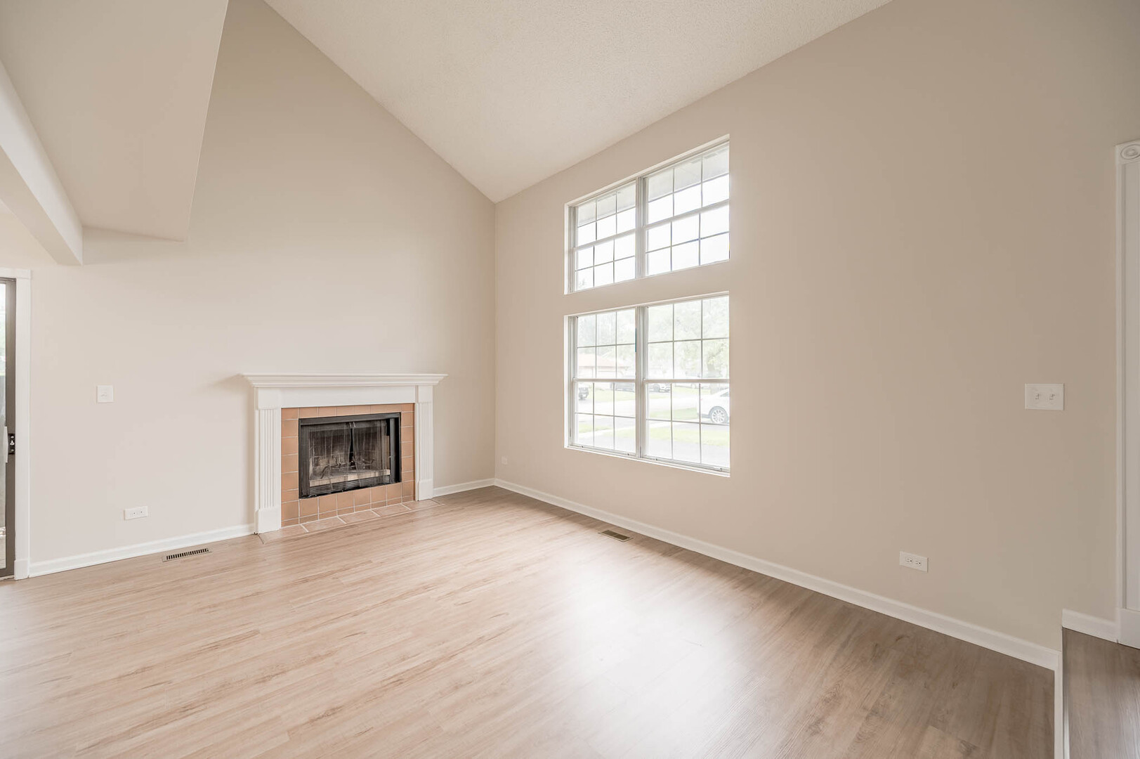 3rd image of 1224 Clematis Dr, Streamwood, IL 60107 | MLS# 12694525