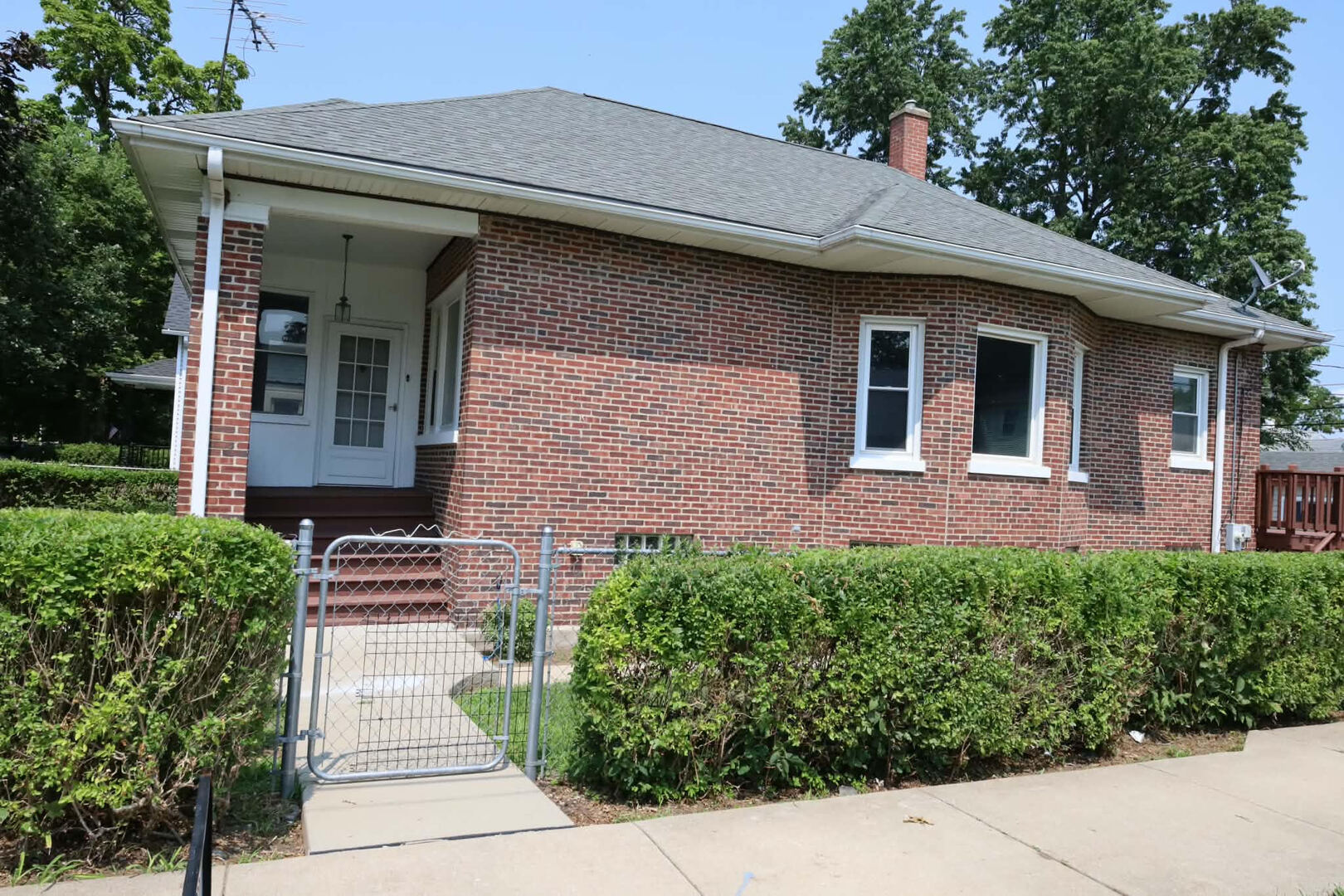 2nd image of 1000 Vine St, Joliet, IL 60435 | MLS# 12694873