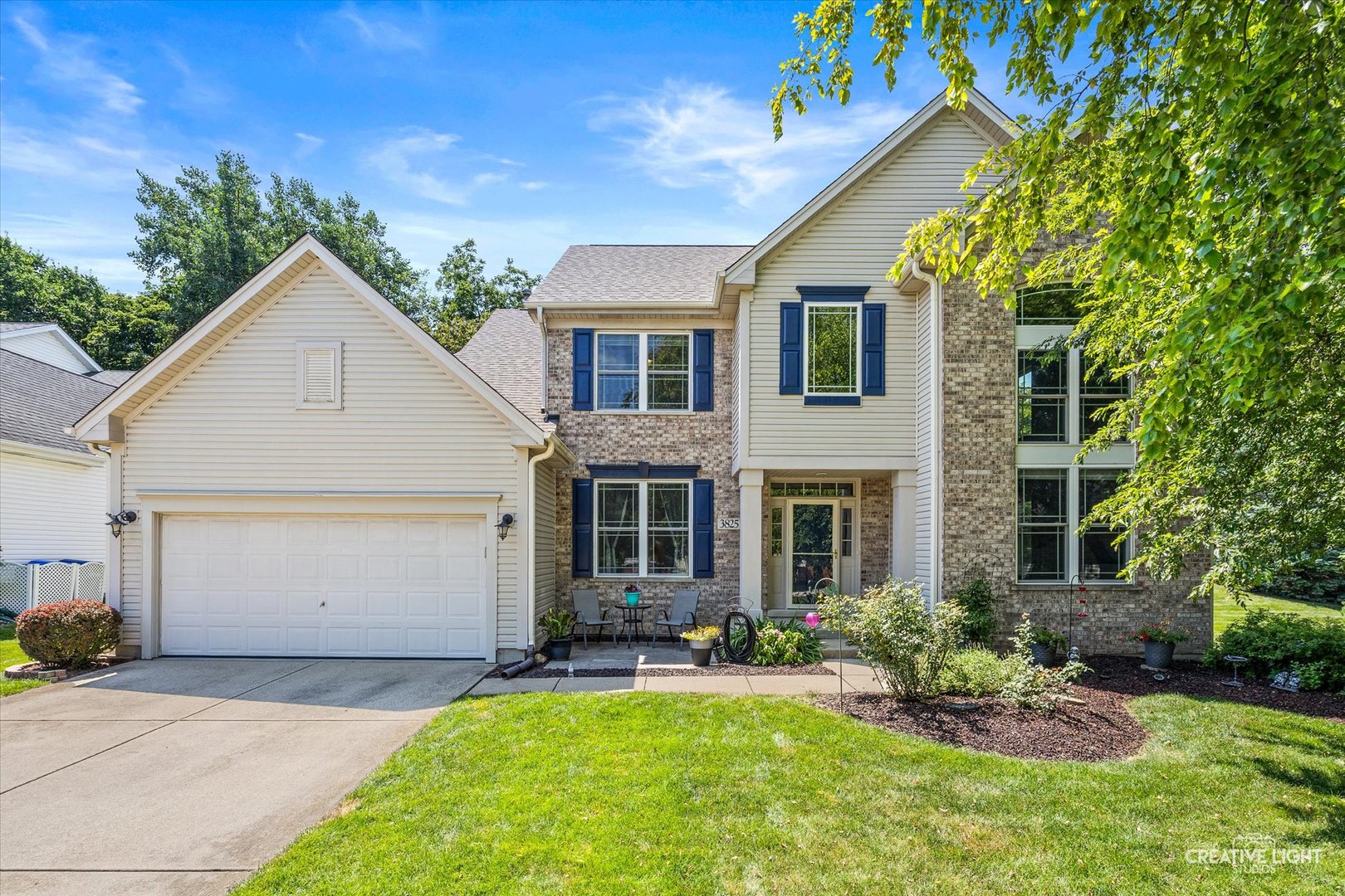 Homes for sale in St. Charles, IL | 3825 Deville Ln, St. Charles, IL 60175 | MLS# 12695092