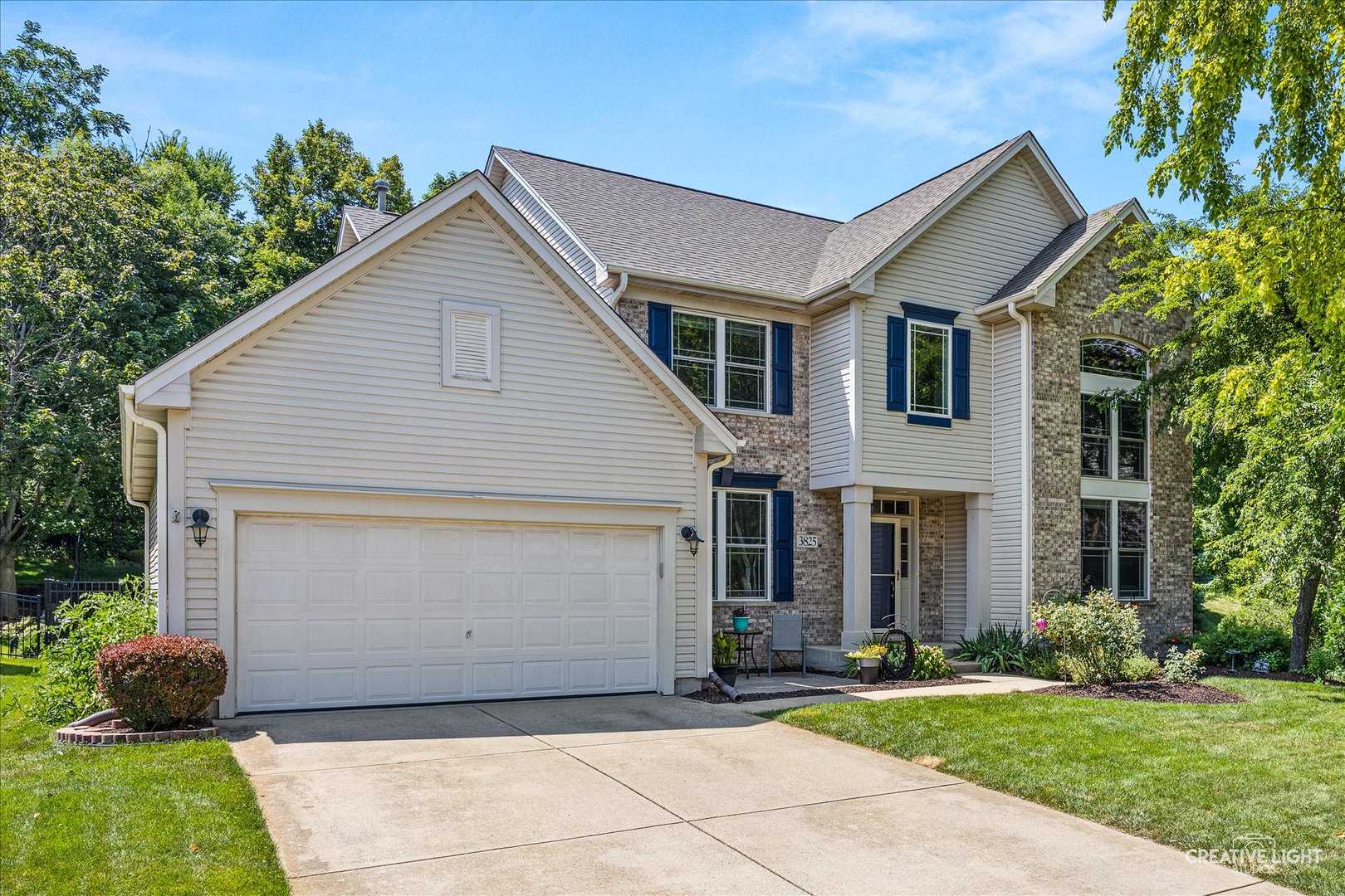 Homes for sale in St. Charles, IL | 3825 Deville Ln, St. Charles, IL 60175 | MLS# 12695092