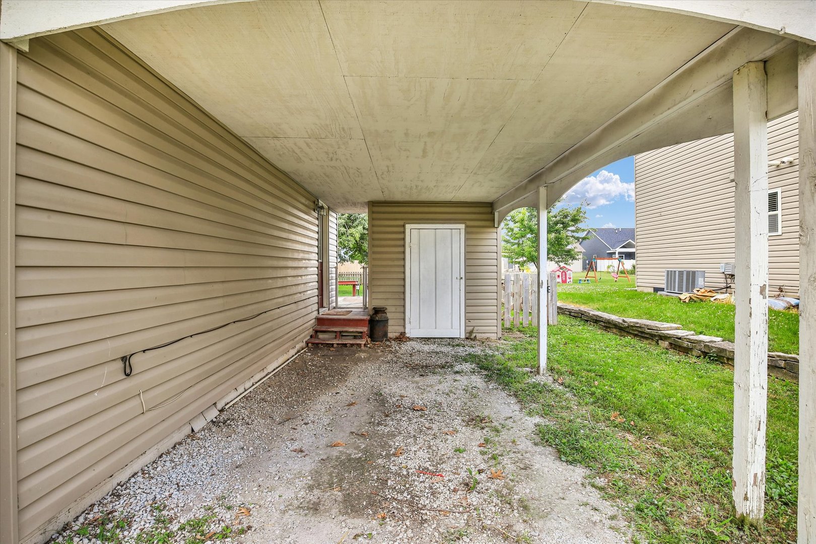 Homes for sale in Tuscola, IL | 906 E Newkirk St, Tuscola, IL 61953 | MLS# 12695129