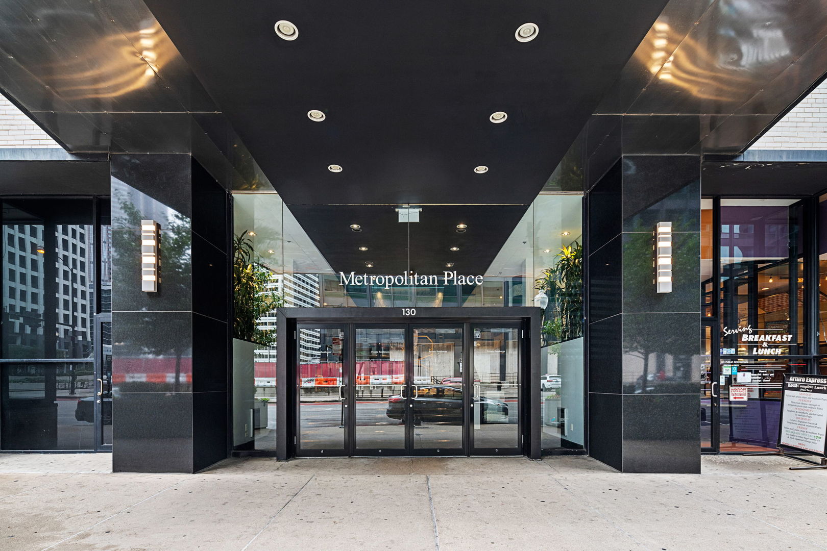 Homes for sale in Chicago, IL | 130 S Canal St #817, Chicago, IL 60606 | MLS# 12695388