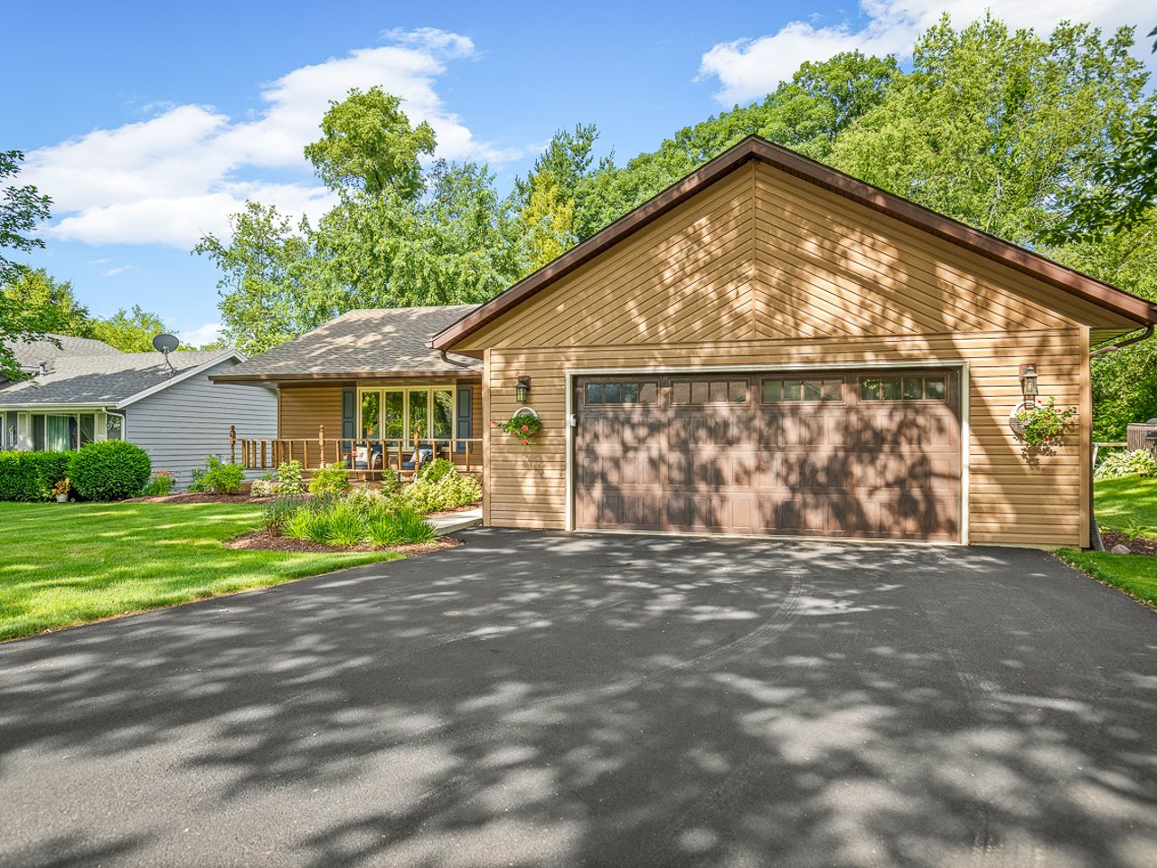 Homes for sale in Poplar Grove, IL | 102 Ne Centralia Pl, Poplar Grove, IL 61065 | MLS# 12695394