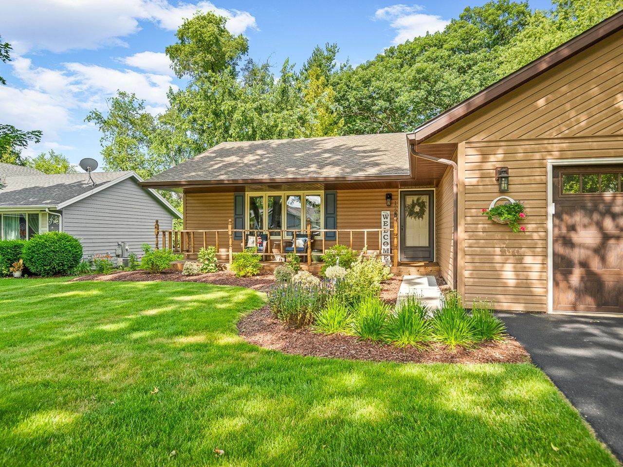 Homes for sale in Poplar Grove, IL | 102 Ne Centralia Pl, Poplar Grove, IL 61065 | MLS# 12695394