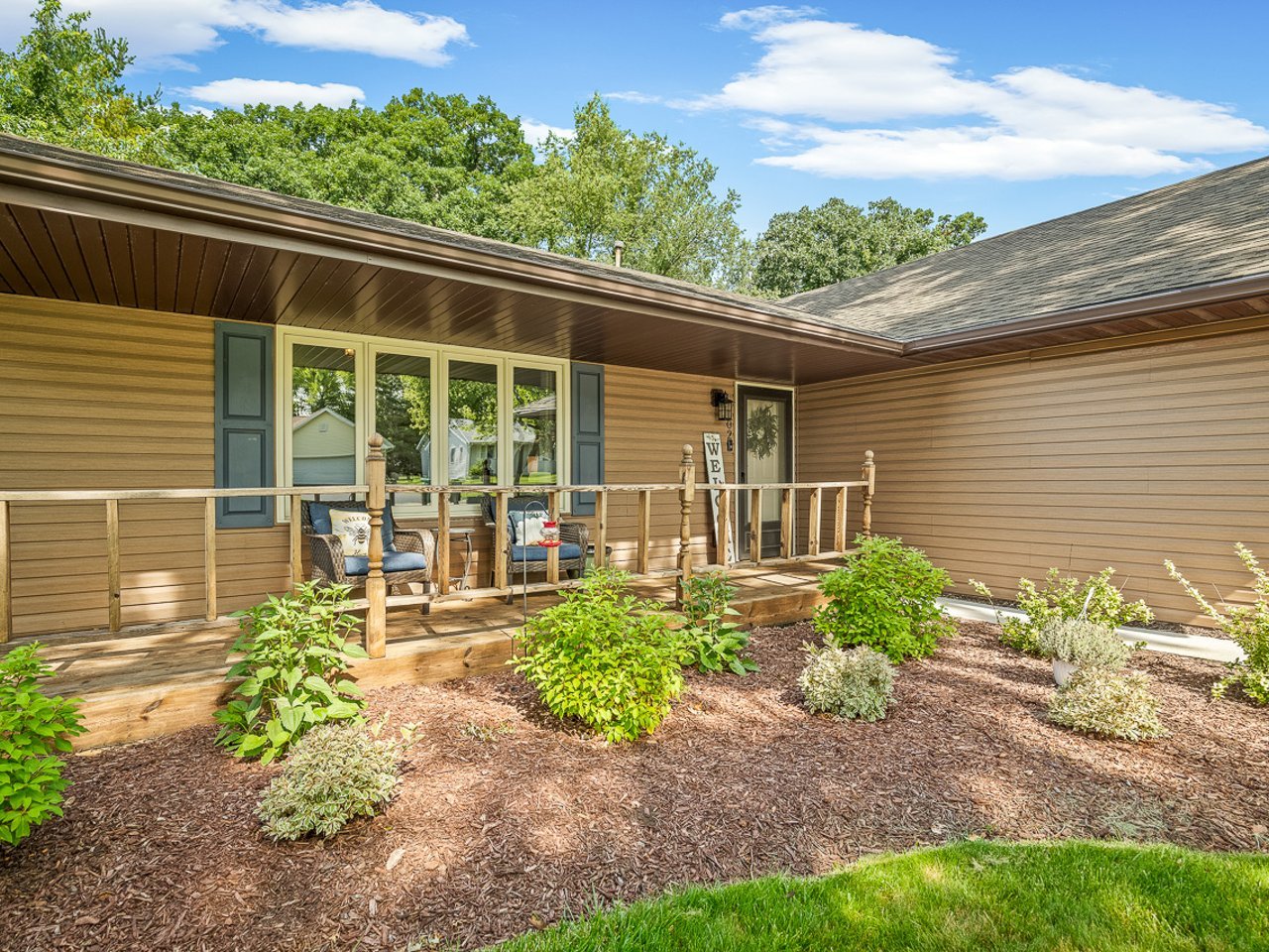 Homes for sale in Poplar Grove, IL | 102 Ne Centralia Pl, Poplar Grove, IL 61065 | MLS# 12695394