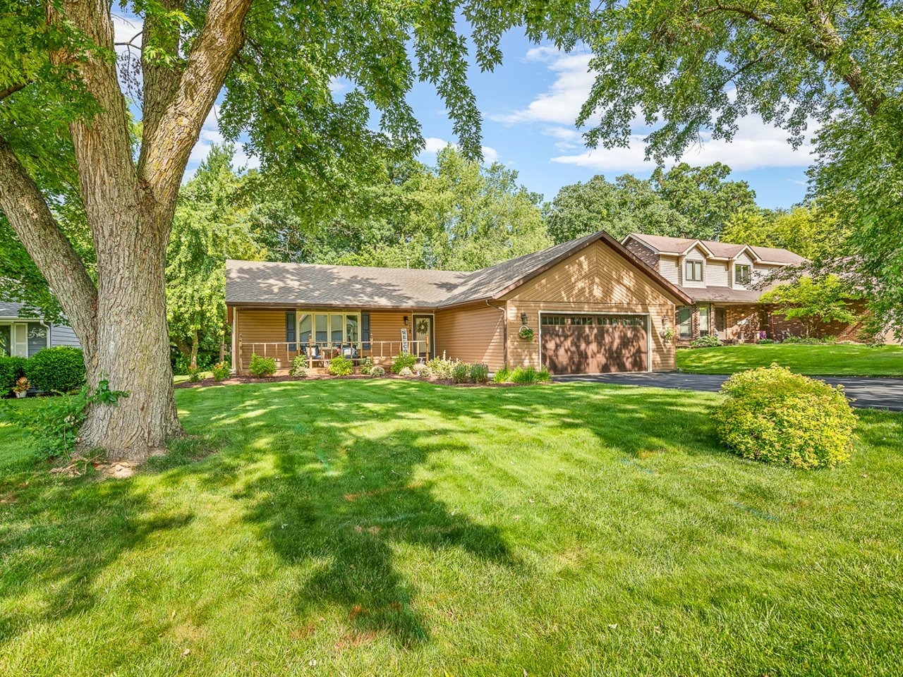 Homes for sale in Poplar Grove, IL | 102 Ne Centralia Pl, Poplar Grove, IL 61065 | MLS# 12695394