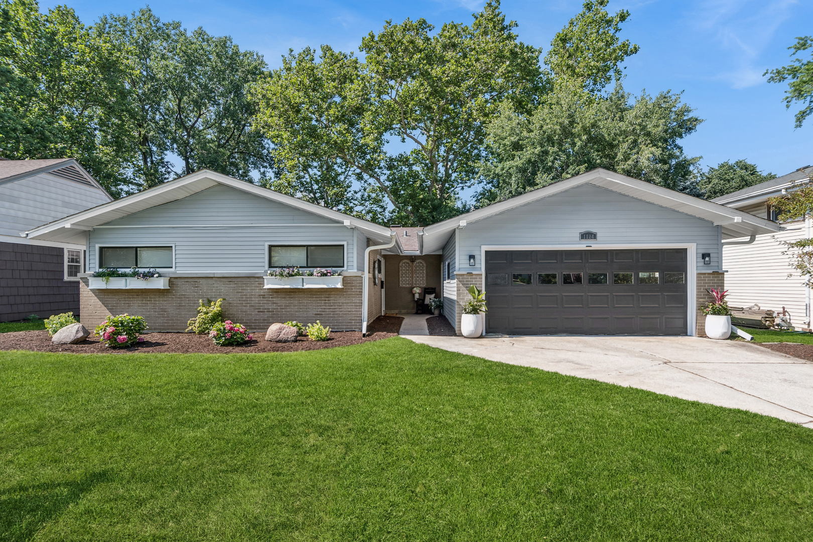 1st image of 1124 59th St, Downers Grove, IL 60516 | MLS# 12695428