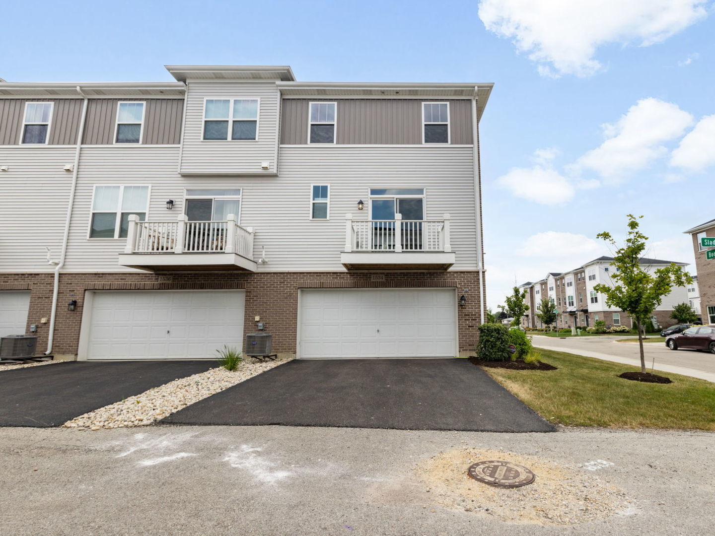 2nd image of 1534 Slade Wy, Des Plaines, IL 60018 | MLS# 12695478