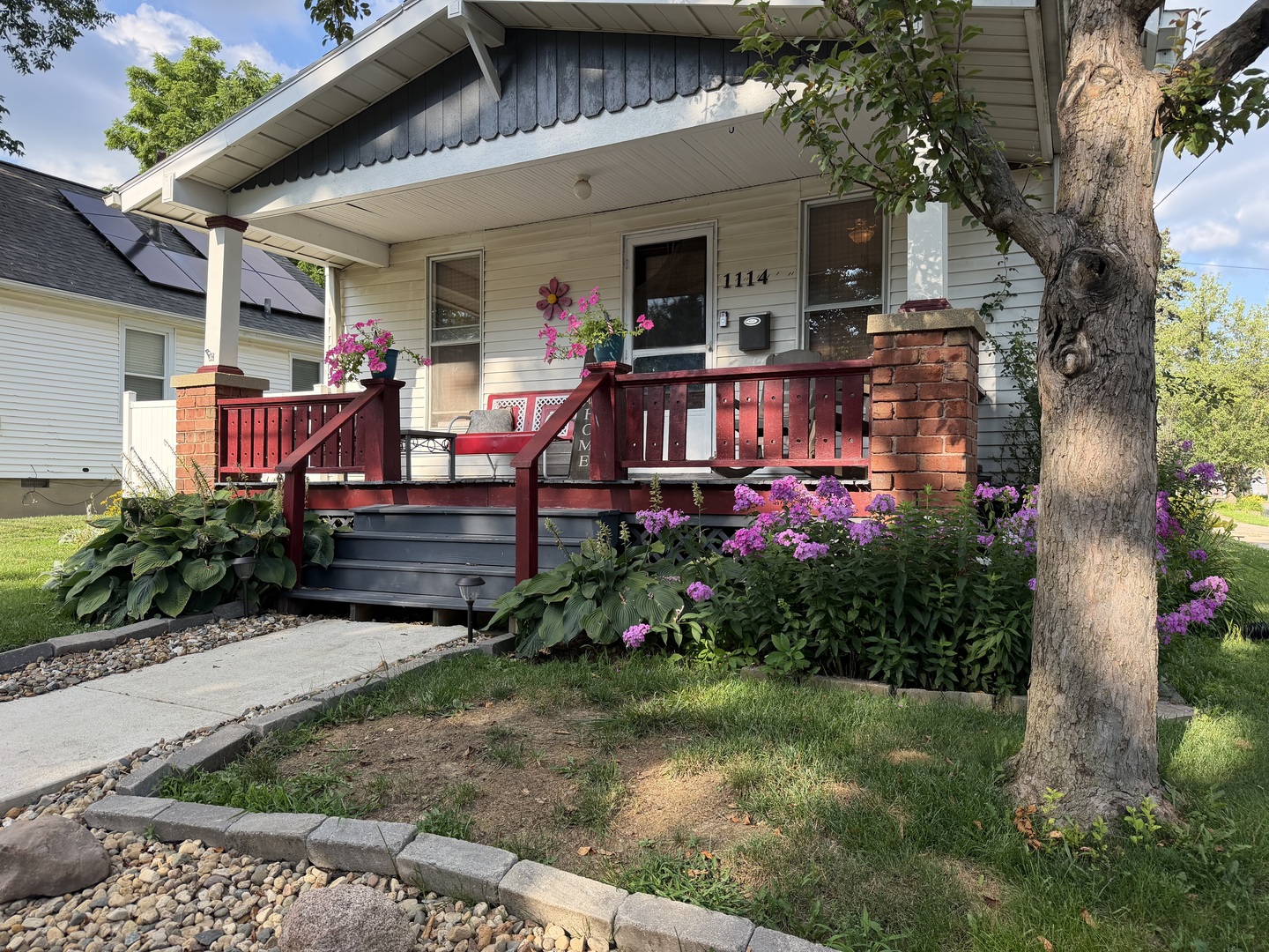 1st image of 1114 S Oak St, Bloomington, IL 61701 | MLS# 12695703