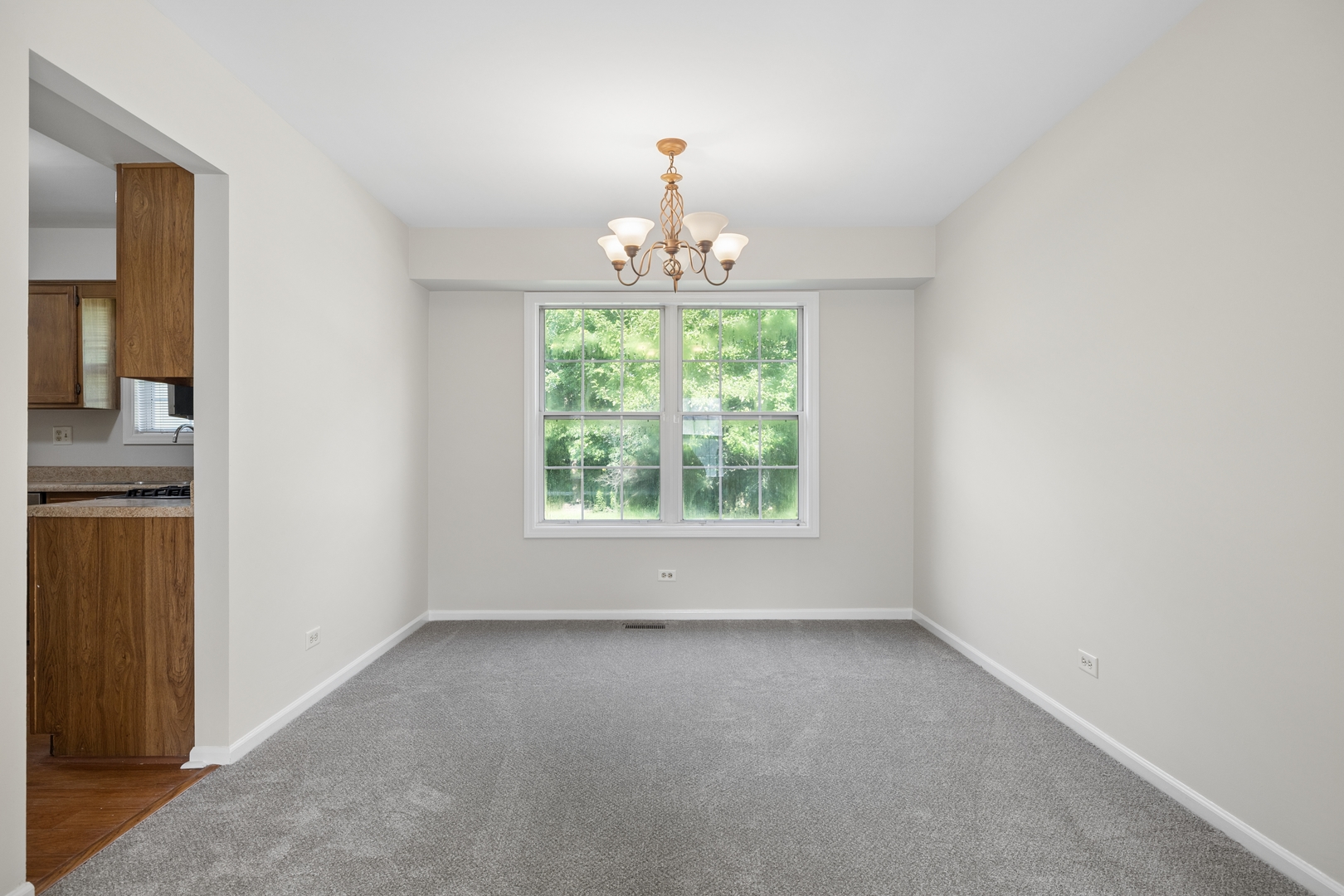 3rd image of 283 Meadowview Ln, Aurora, IL 60502 | MLS# 12695822