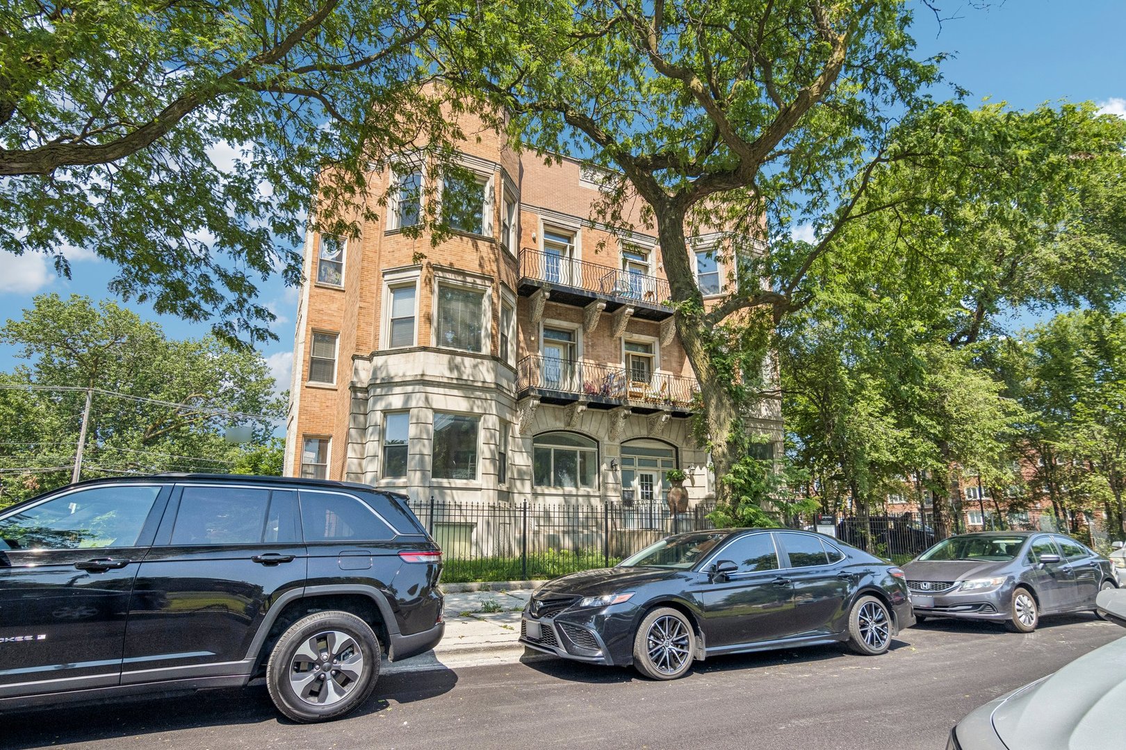 Homes for sale in Chicago, IL | 5016 S King Dr #3W, Chicago, IL 60615 | MLS# 12696052