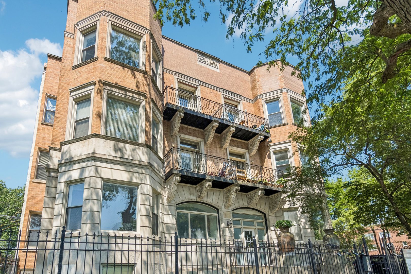 Homes for sale in Chicago, IL | 5016 S King Dr #3W, Chicago, IL 60615 | MLS# 12696052