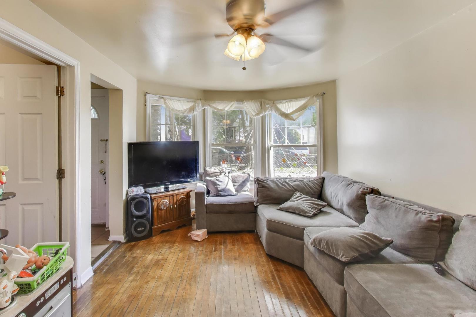 Homes for sale in Chicago, IL | 4322 N Monticello Ave, Chicago, IL 60618 | MLS# 12696057