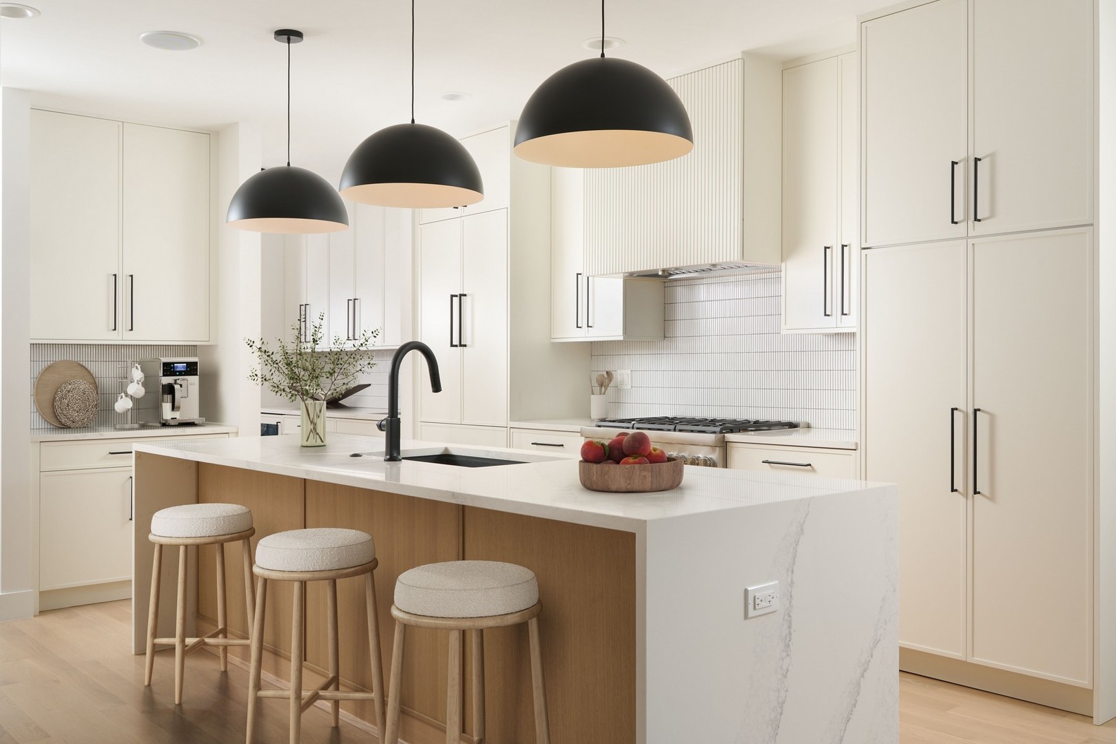 5th image of 1629 N Burling St, Chicago, IL 60614