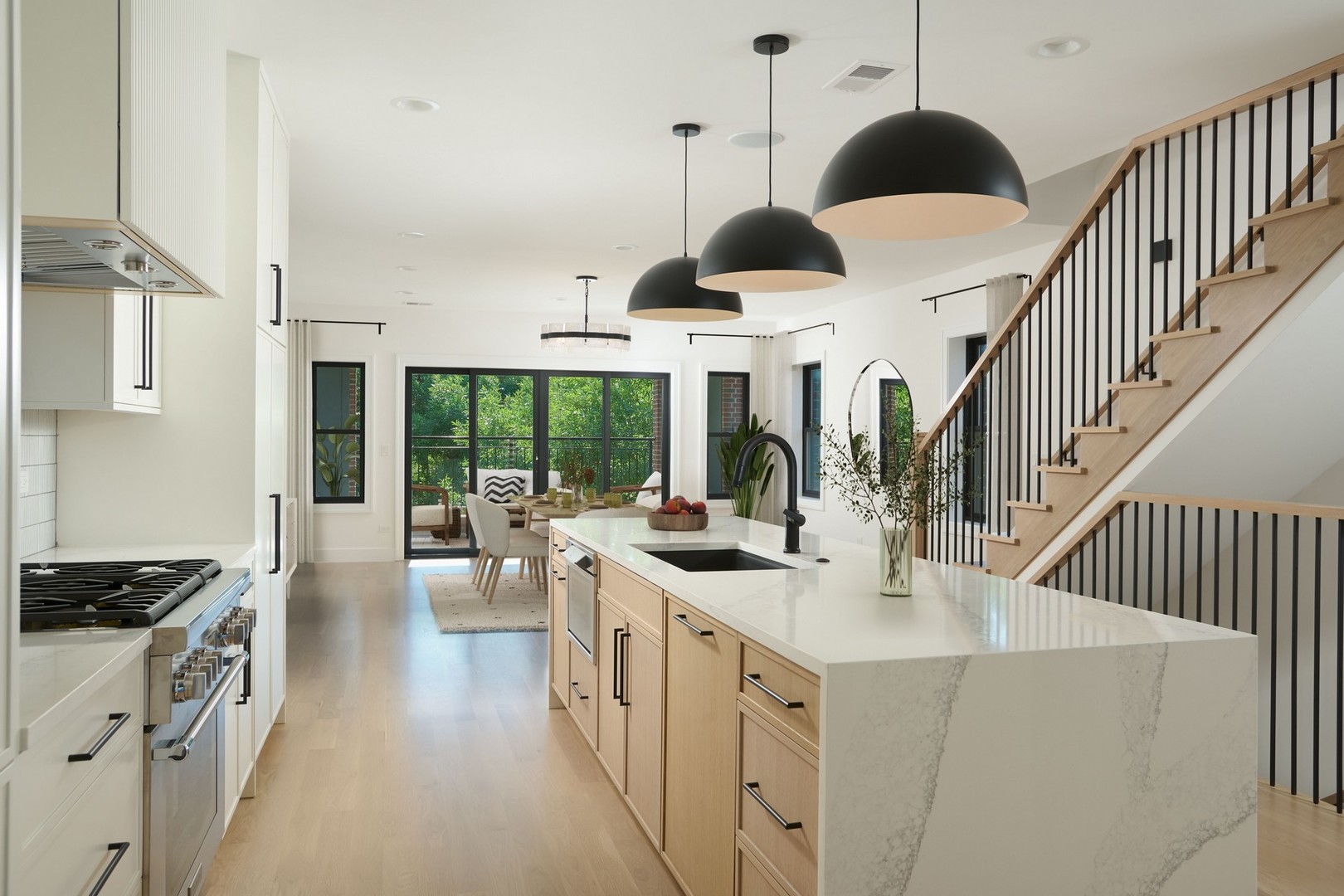 4th image of 1629 N Burling St, Chicago, IL 60614