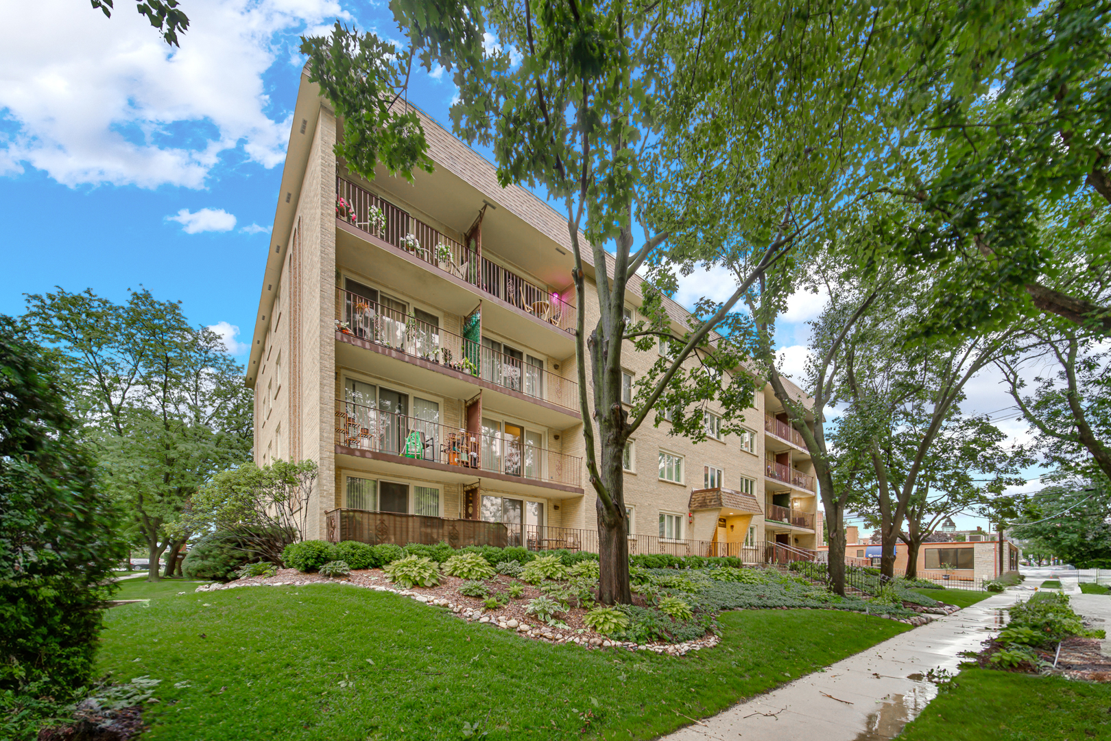 Homes for sale in Arlington Heights, IL | 225 E Wing St #302, Arlington Heights, IL 60004 | MLS# 12696178