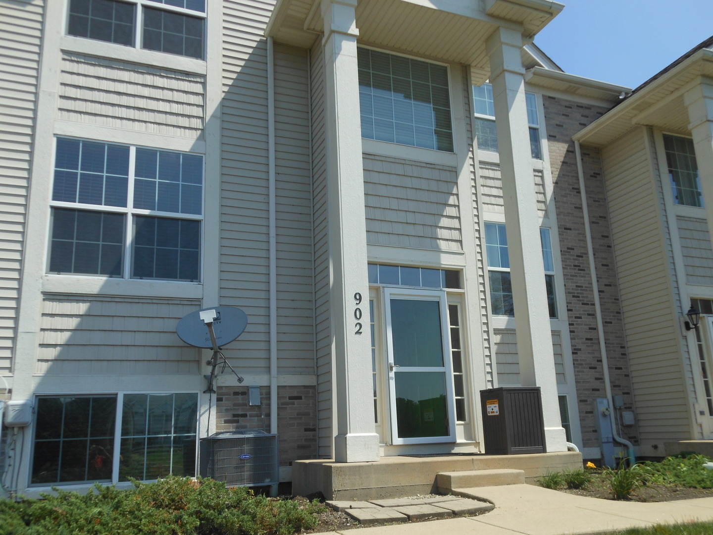 2nd image of 902 Summit Creek Dr, Shorewood, IL 60404 | MLS# 12696321