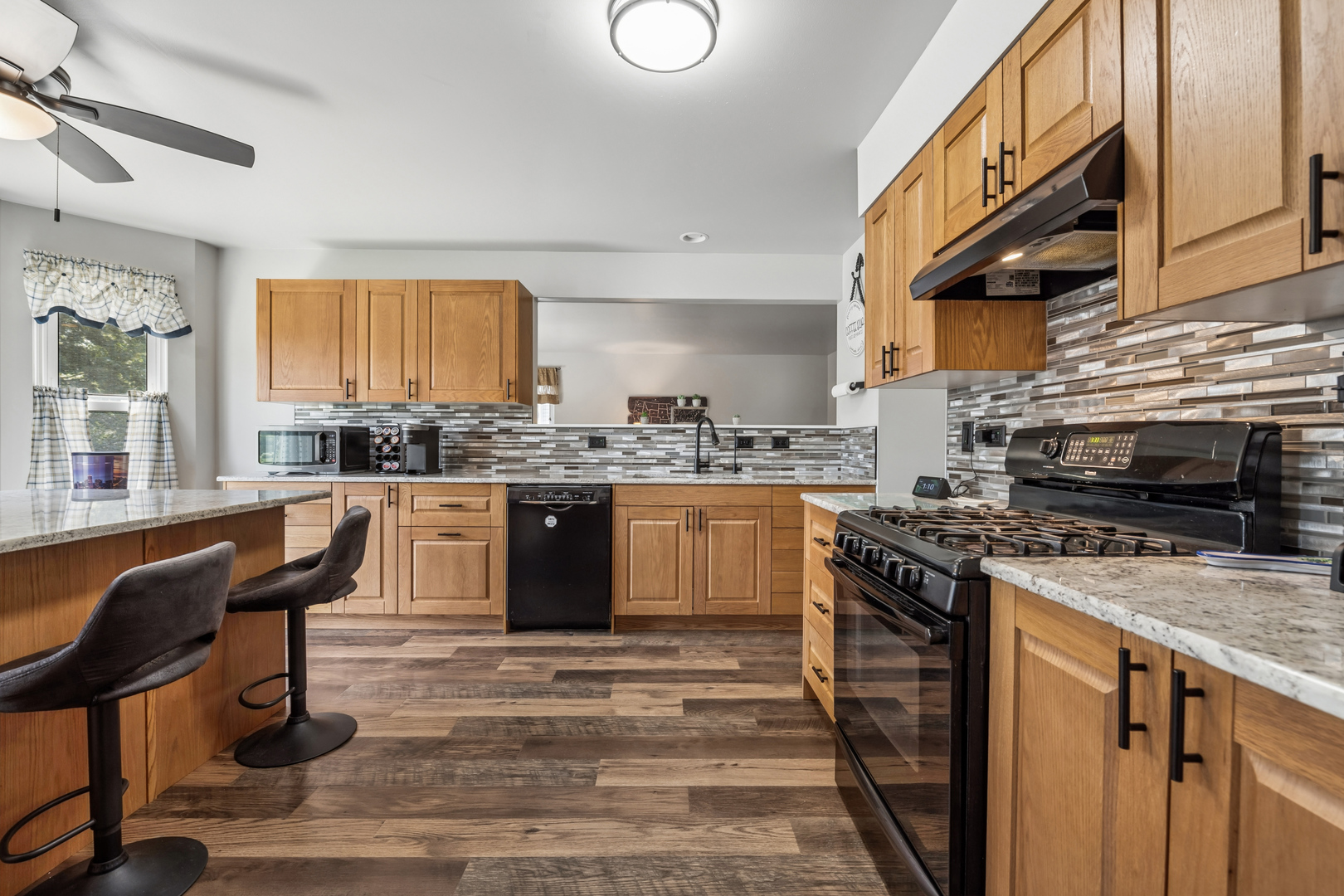 Homes for sale in Lake In The Hills, IL | 3661 Chadwick Ln, Lake In The Hills, IL 60156 | MLS# 12696370