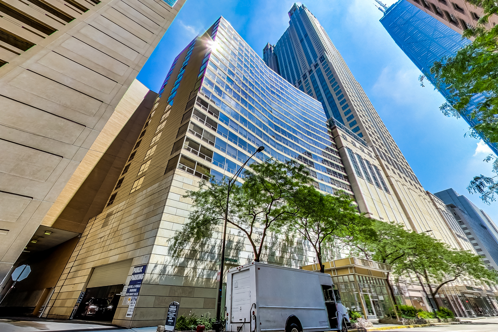 2nd image of 110 E Delaware Pl #1402, Chicago, IL 60611 | MLS# 12696533