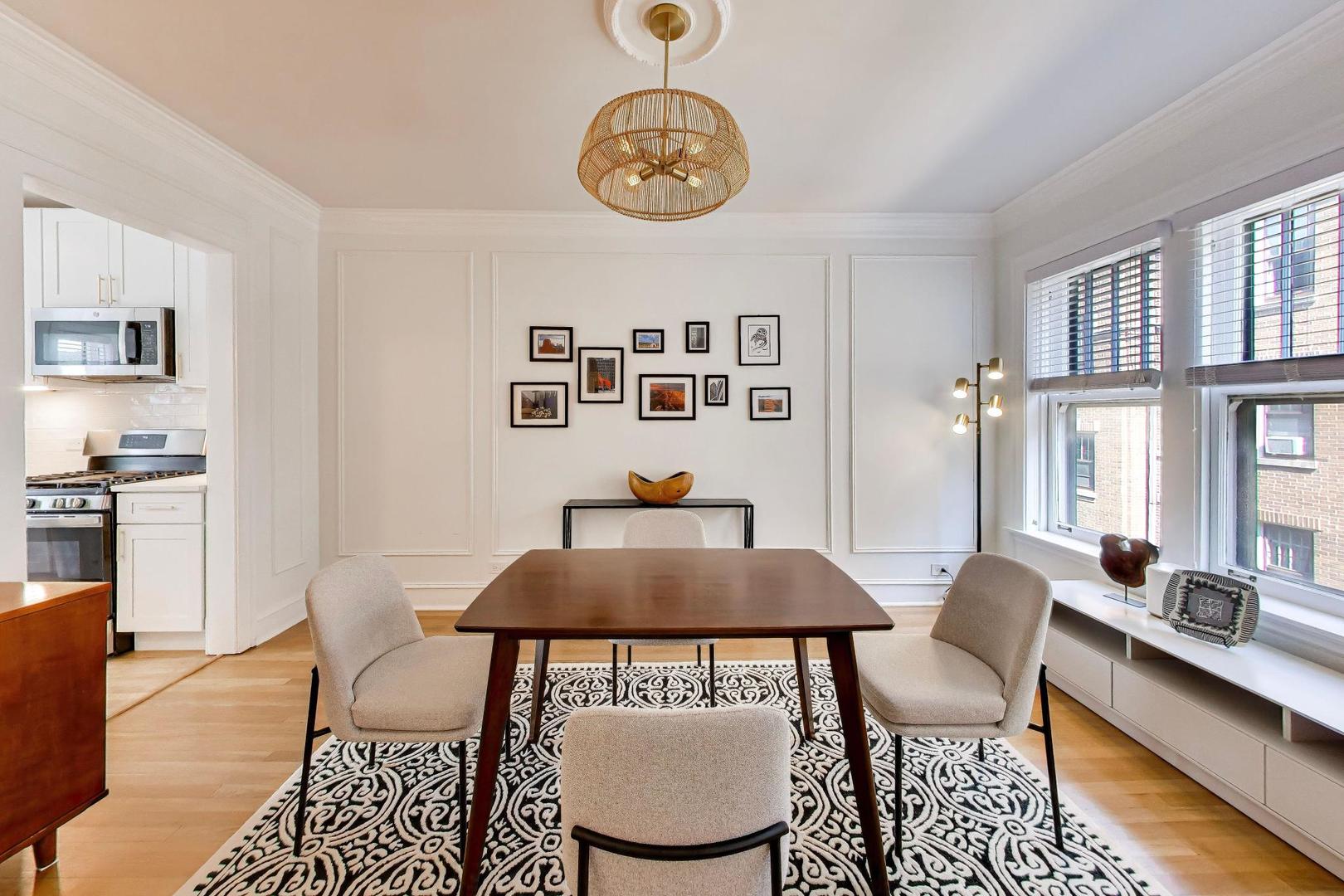 5th image of 719 Hinman Ave, Evanston, IL 60202