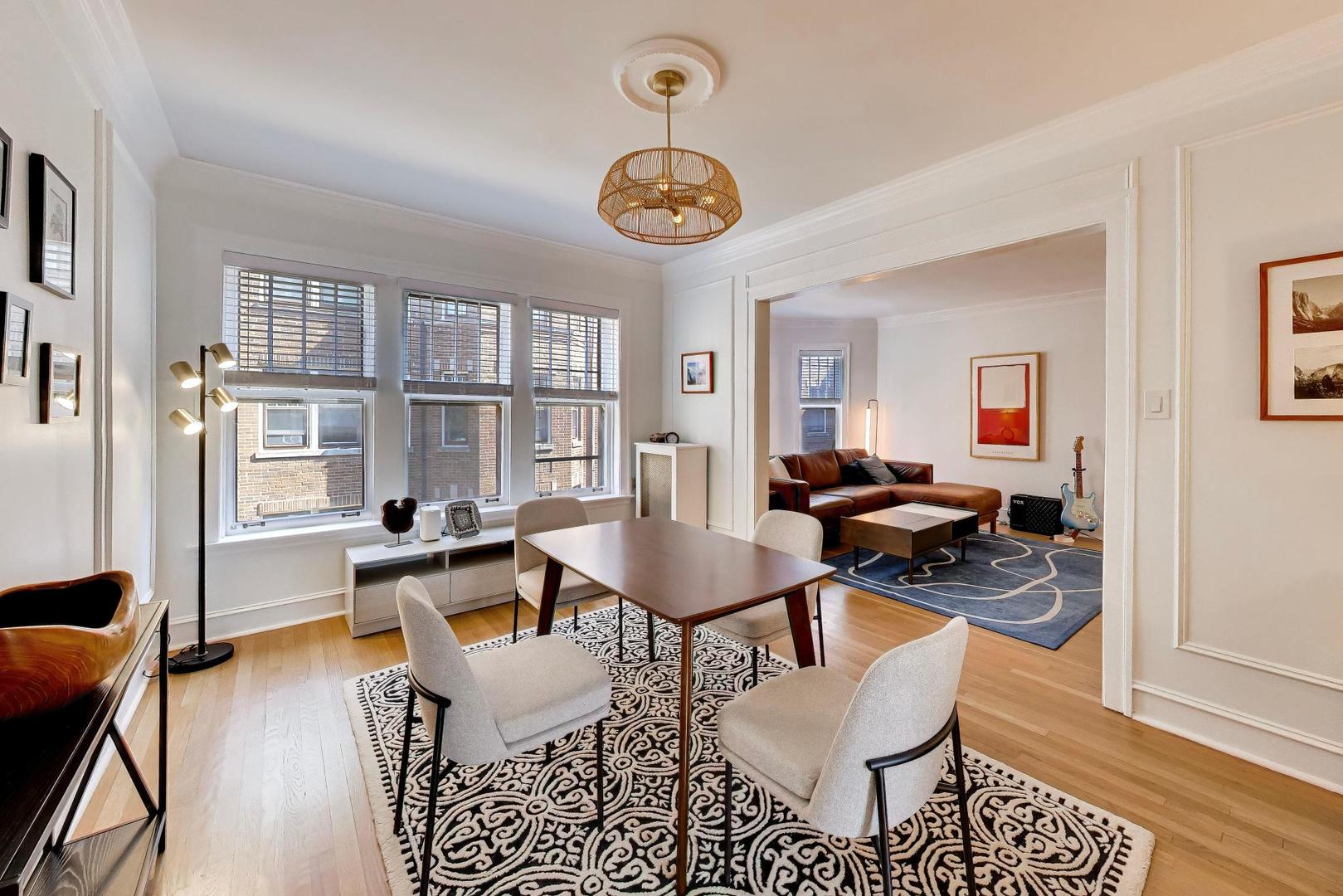 4th image of 719 Hinman Ave, Evanston, IL 60202