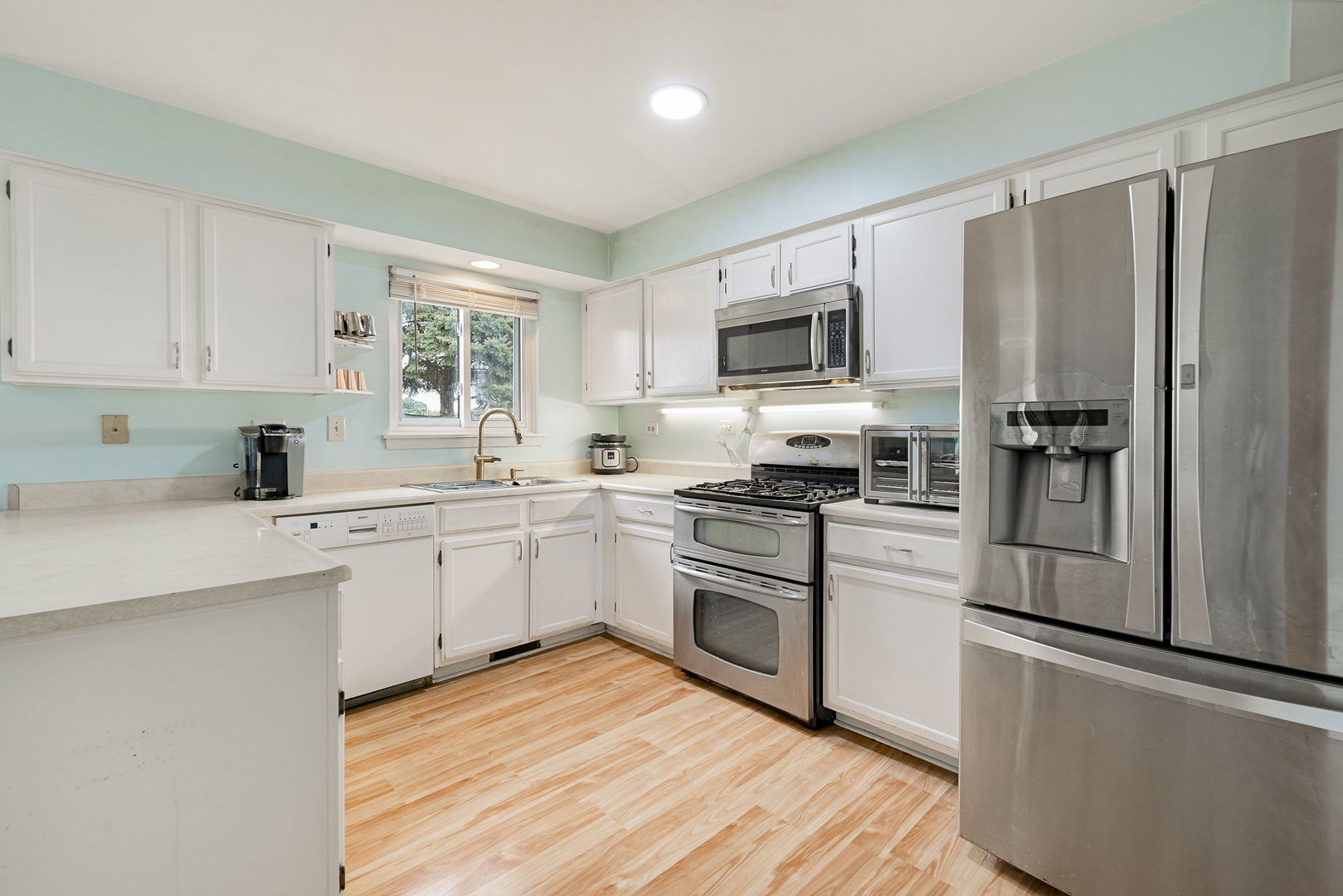 2nd image of 1311 Trinity Dr, Carol Stream, IL 60188 | MLS# 12696755