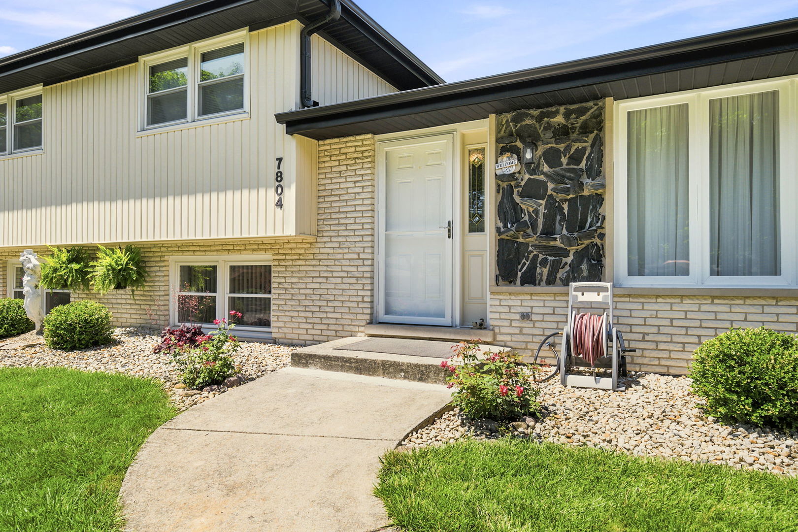 4th image of 7804 Florence Ave, Darien, IL 60561 | MLS# 12696885