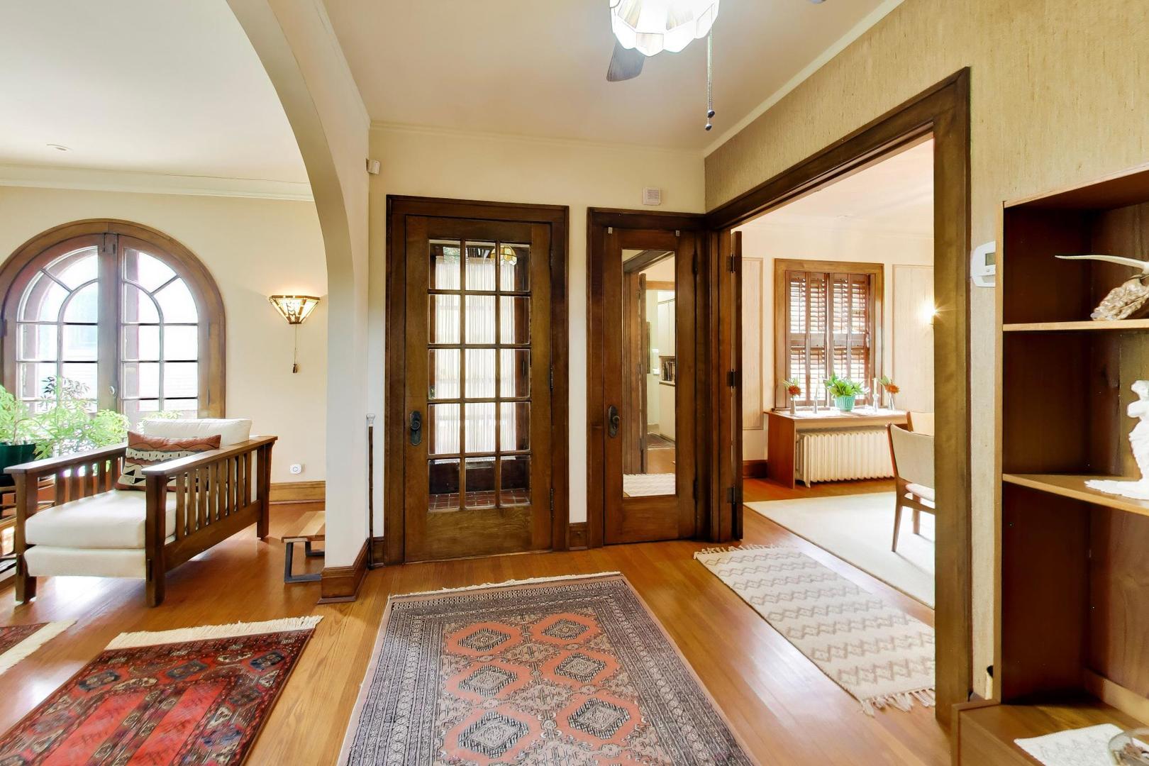 3rd image of 612 Ridge Ave, Evanston, IL 60202 | MLS# 12696889
